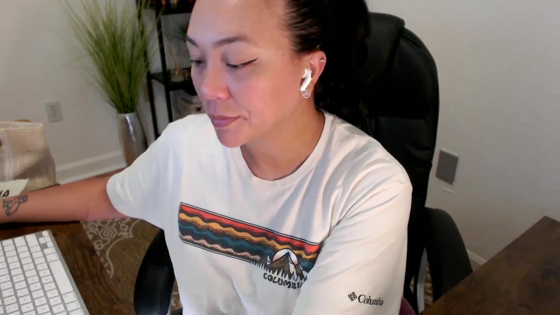 Gallery image thumbnail from MickaylaStar's myfreecams stream on, 04/17/2025, 16:45 image 15 of 20