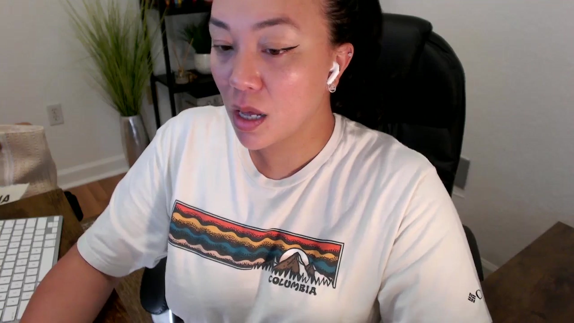 Gallery image thumbnail from MickaylaStar's myfreecams stream on, 04/17/2025, 16:45 image 5 of 20