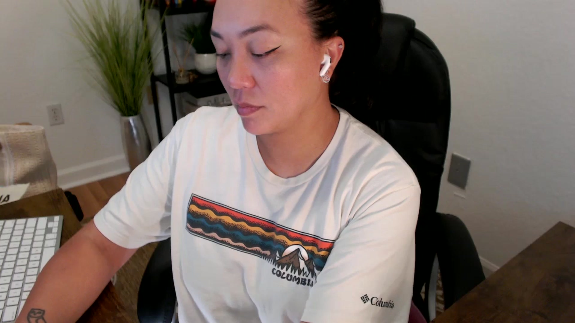 Gallery image thumbnail from MickaylaStar's myfreecams stream on, 04/17/2025, 16:45 image 14 of 20