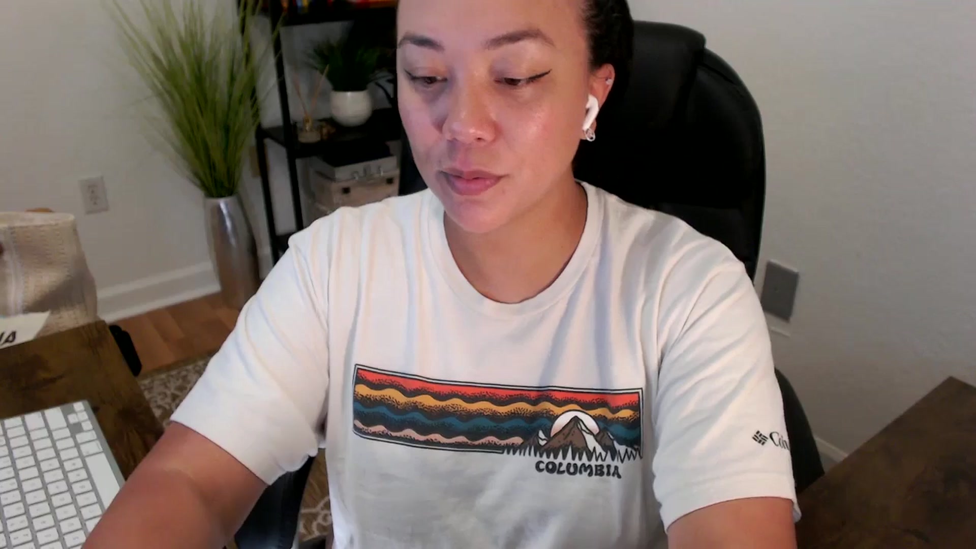 Gallery image thumbnail from MickaylaStar's myfreecams stream on, 04/17/2025, 16:45 image 17 of 20