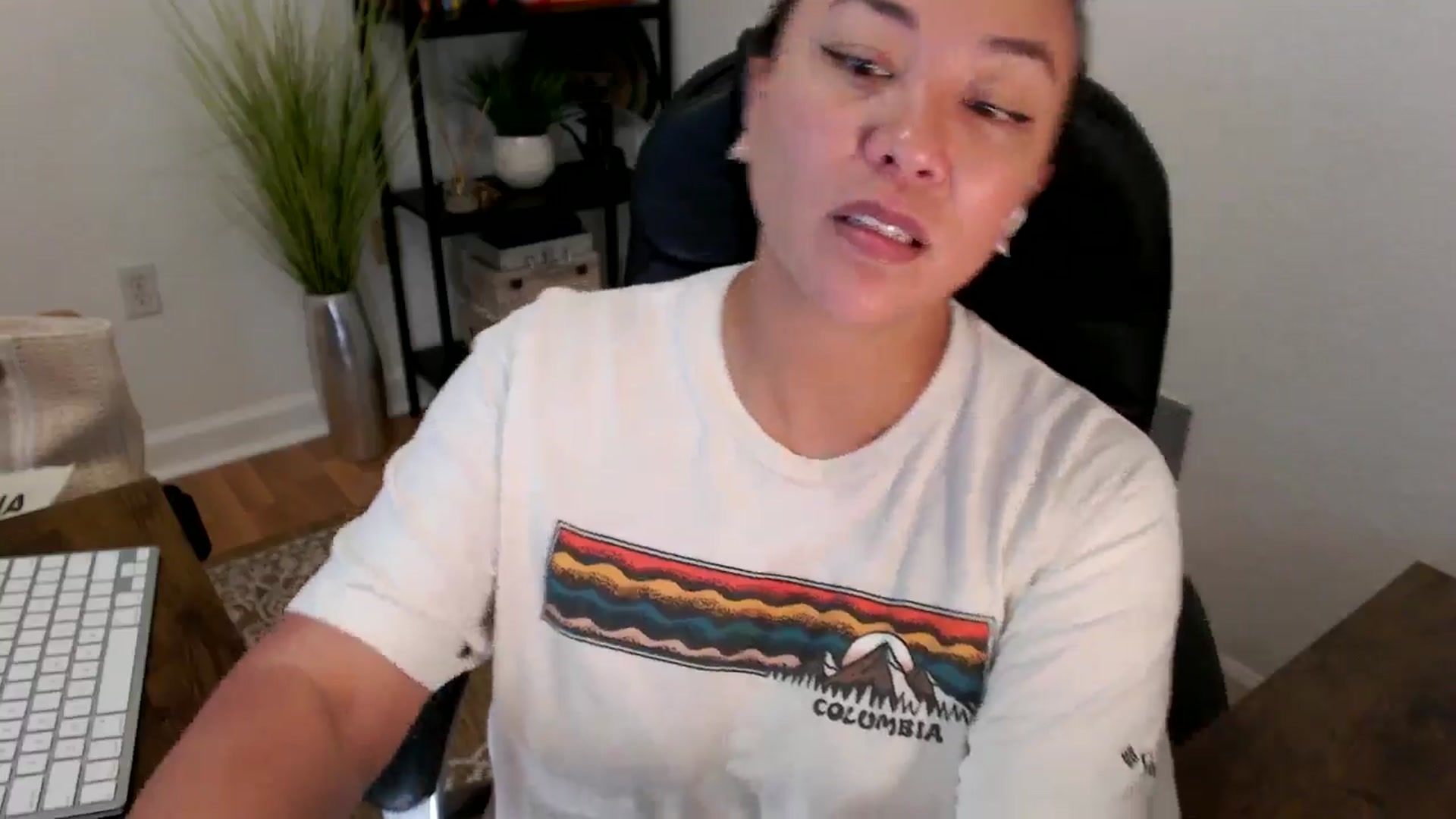 Gallery image thumbnail from MickaylaStar's myfreecams stream on, 04/17/2025, 16:45 image 12 of 20