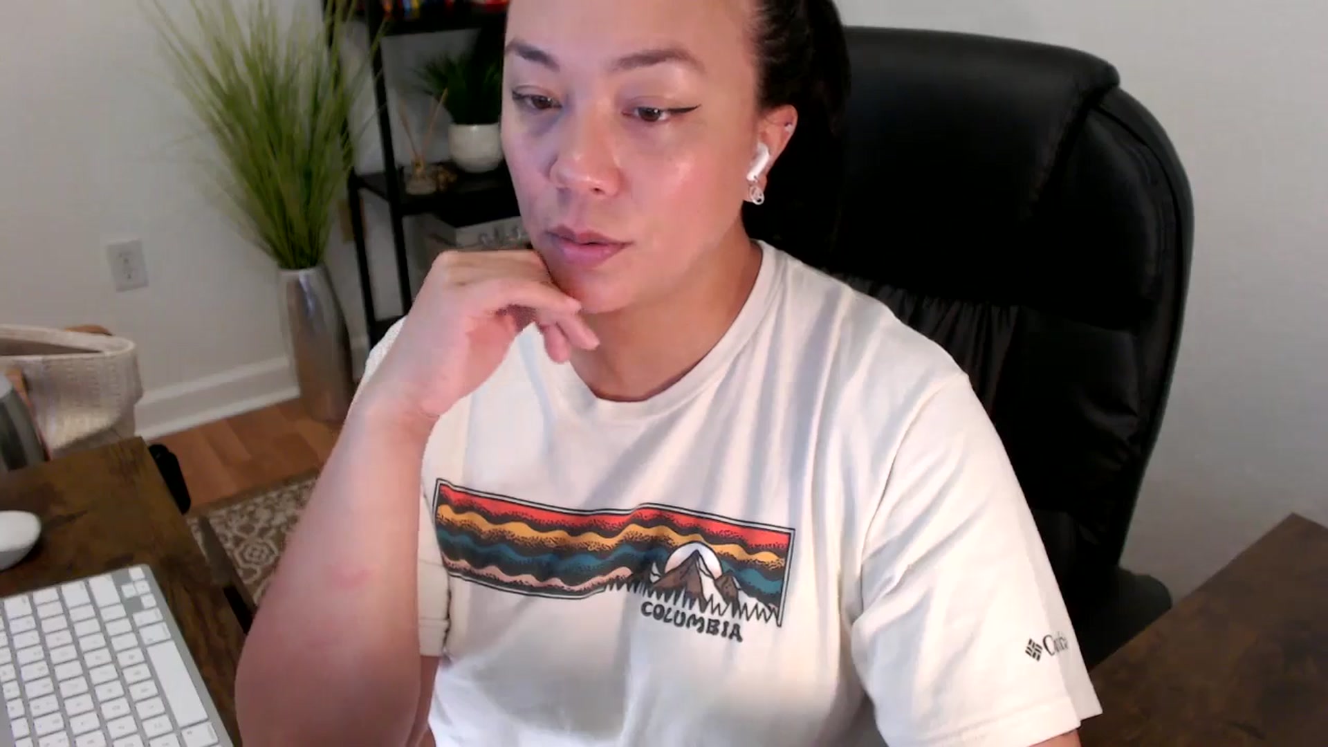 Gallery image thumbnail from MickaylaStar's myfreecams stream on, 04/17/2025, 18:28 image 12 of 20