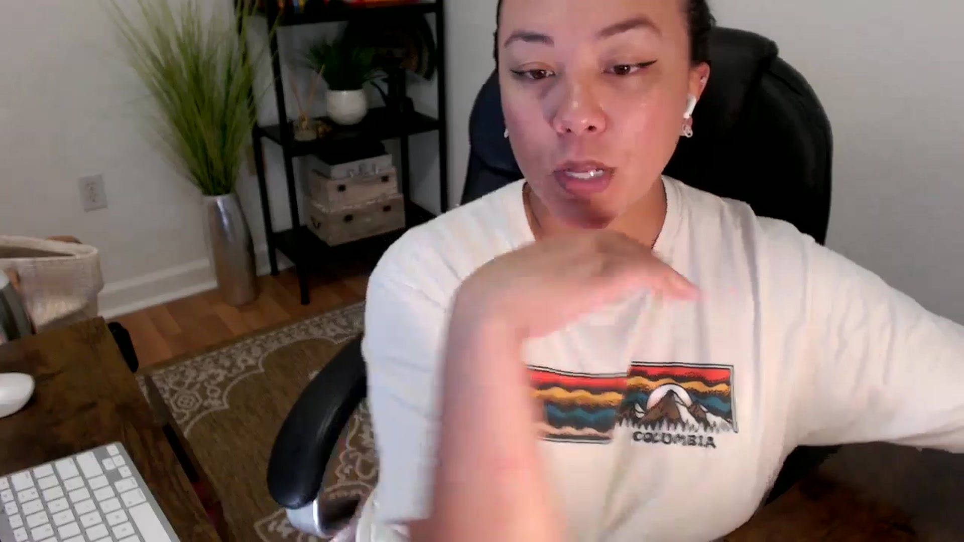 Gallery image thumbnail from MickaylaStar's myfreecams stream on, 04/17/2025, 18:28 image 15 of 20