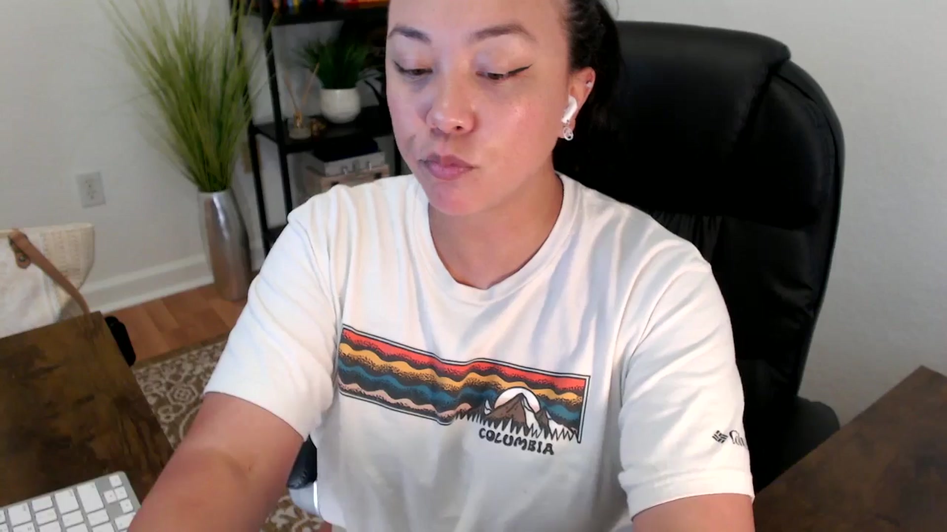 Gallery image thumbnail from MickaylaStar's myfreecams stream on, 04/17/2025, 20:00 image 11 of 20