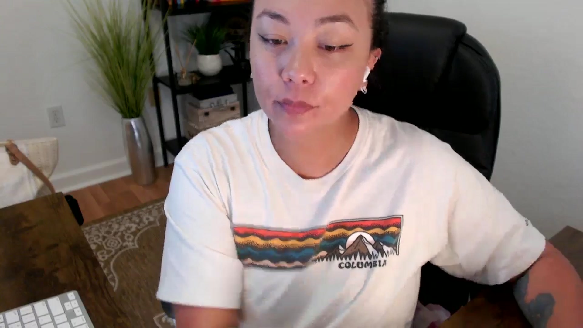 Gallery image thumbnail from MickaylaStar's myfreecams stream on, 04/17/2025, 20:00 image 7 of 20