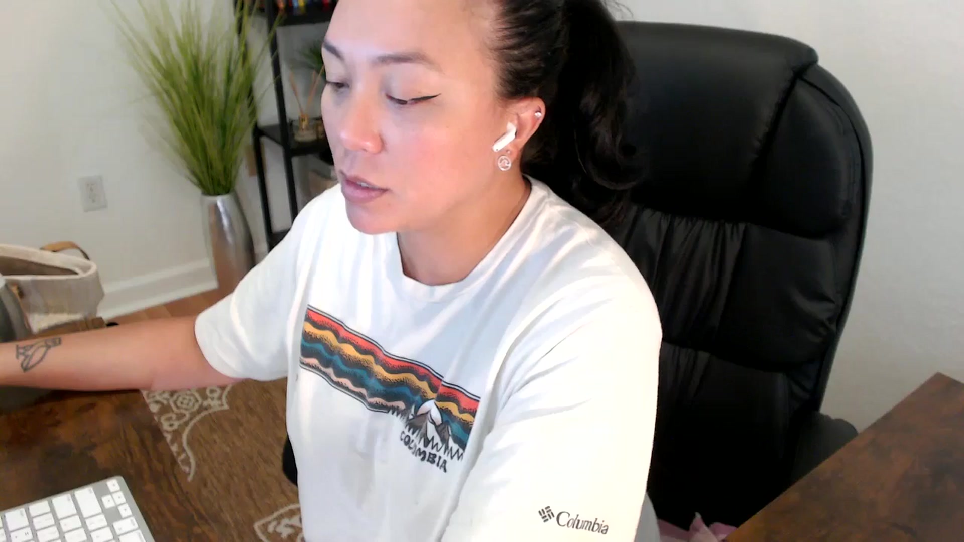 Gallery image thumbnail from MickaylaStar's myfreecams stream on, 04/17/2025, 20:00 image 3 of 20