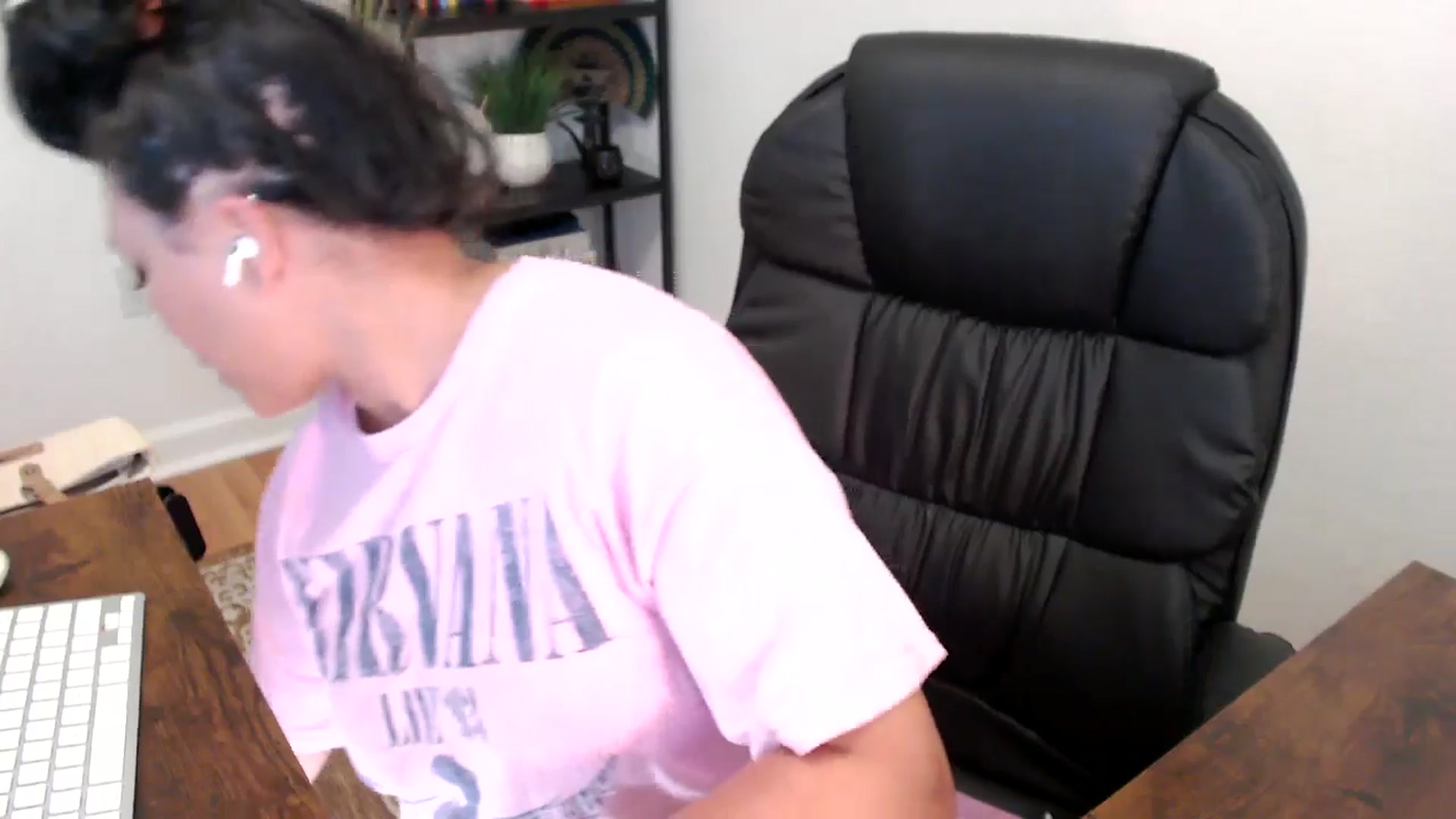 Gallery image thumbnail from MickaylaStar's myfreecams stream on, 04/18/2025, 16:59 image 20 of 20