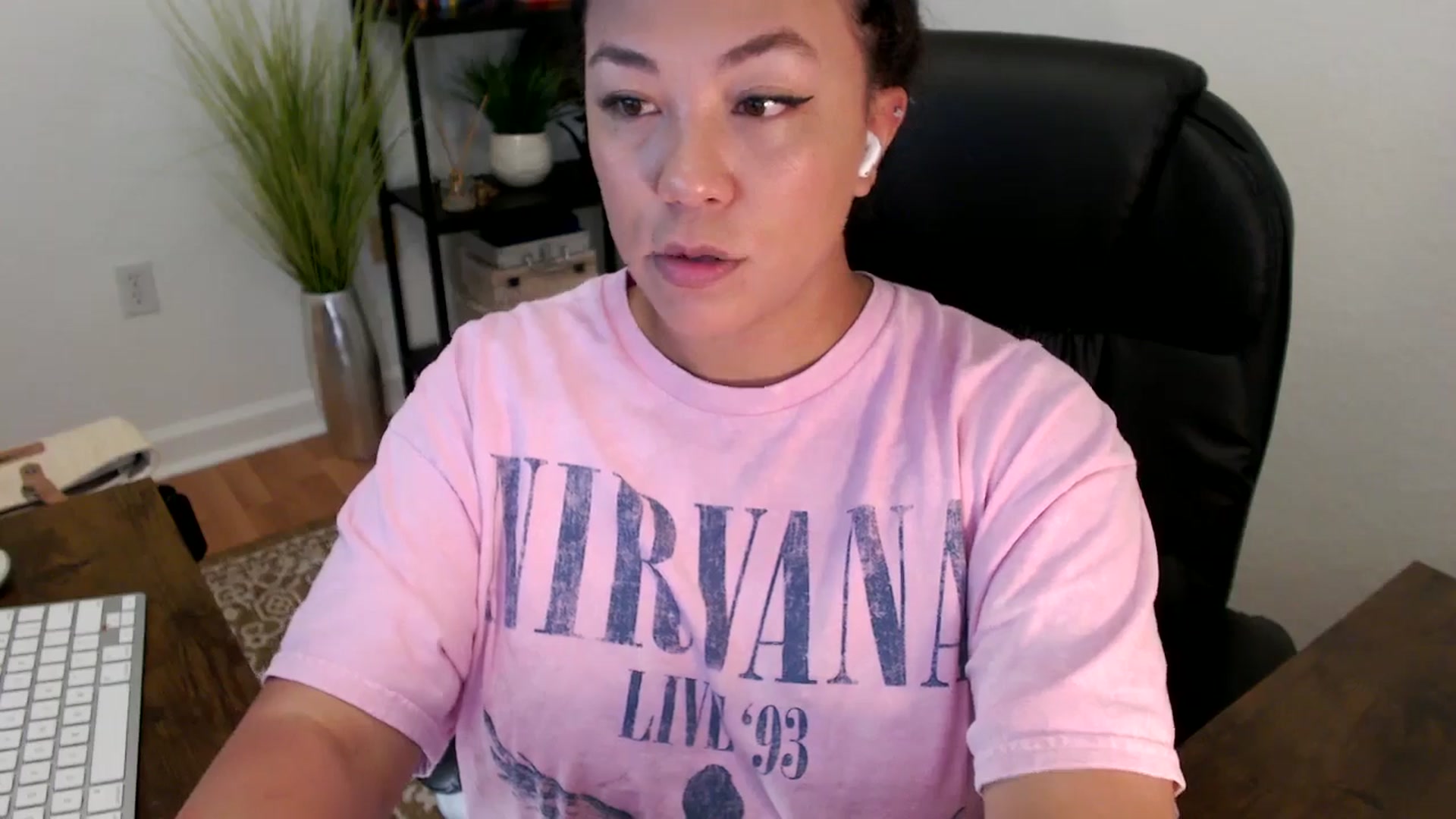 Gallery image thumbnail from MickaylaStar's myfreecams stream on, 04/18/2025, 16:59 image 19 of 20
