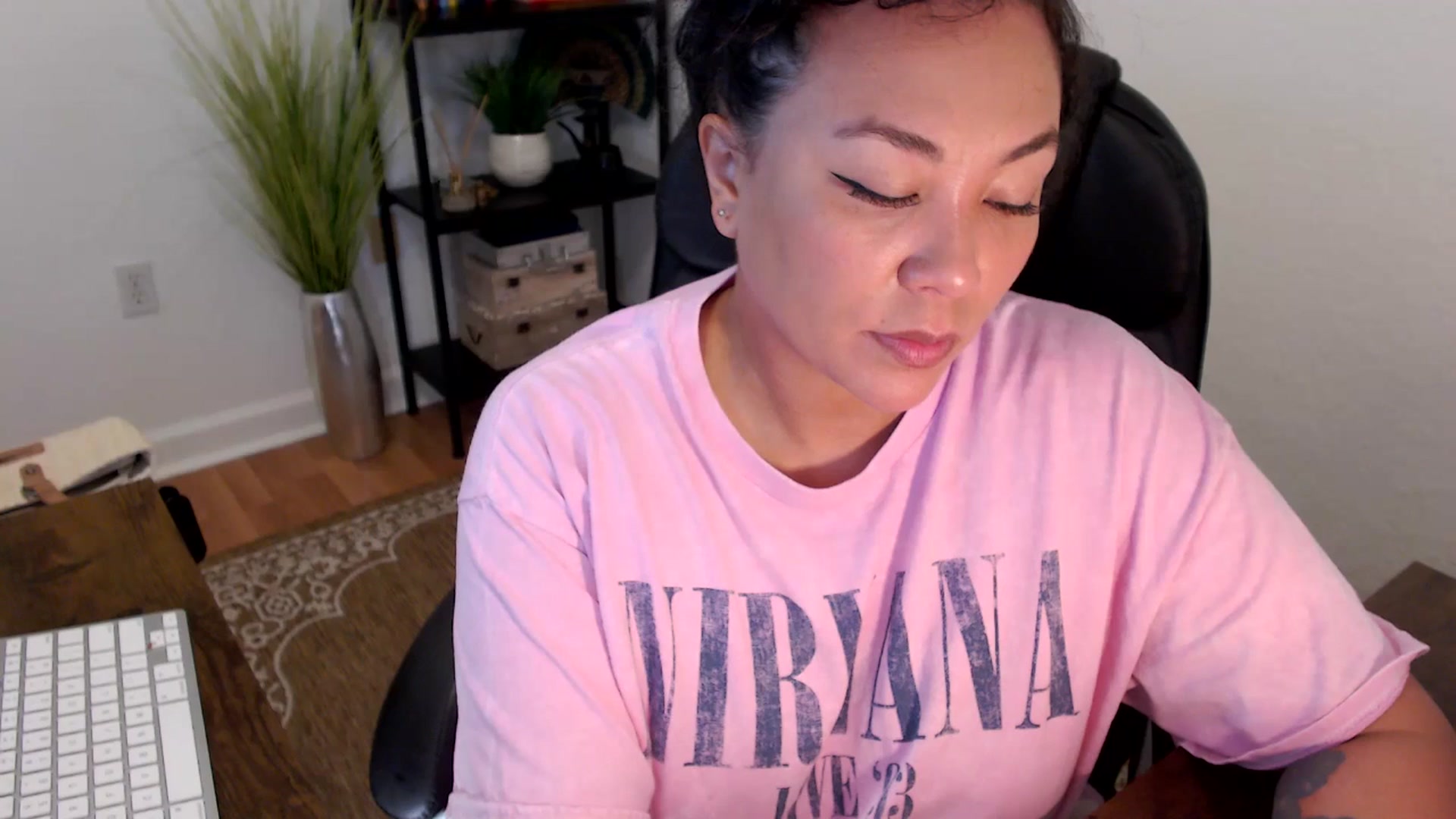Gallery image thumbnail from MickaylaStar's myfreecams stream on, 04/18/2025, 17:25 image 9 of 20