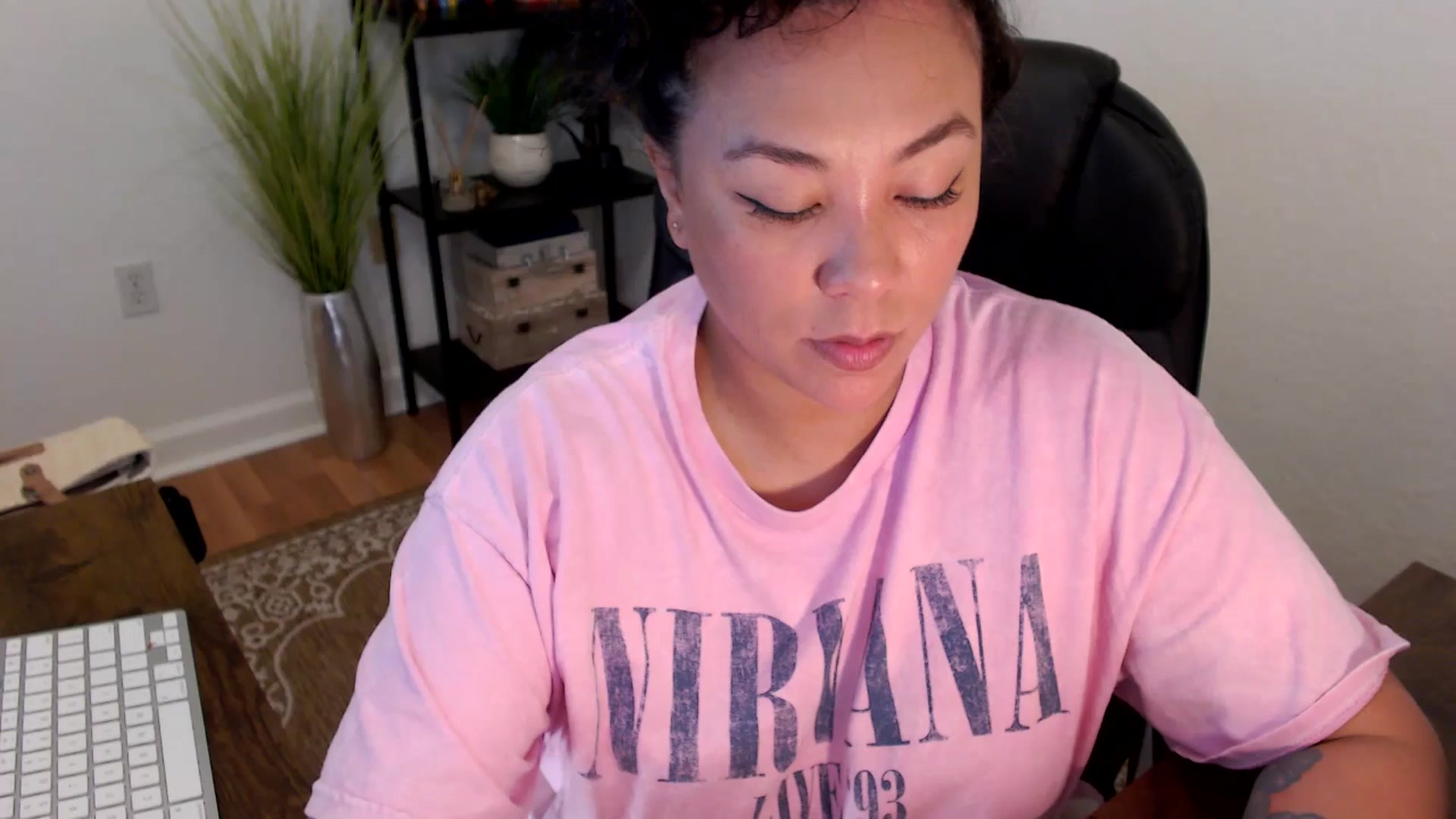 Gallery image thumbnail from MickaylaStar's myfreecams stream on, 04/18/2025, 17:25 image 12 of 20