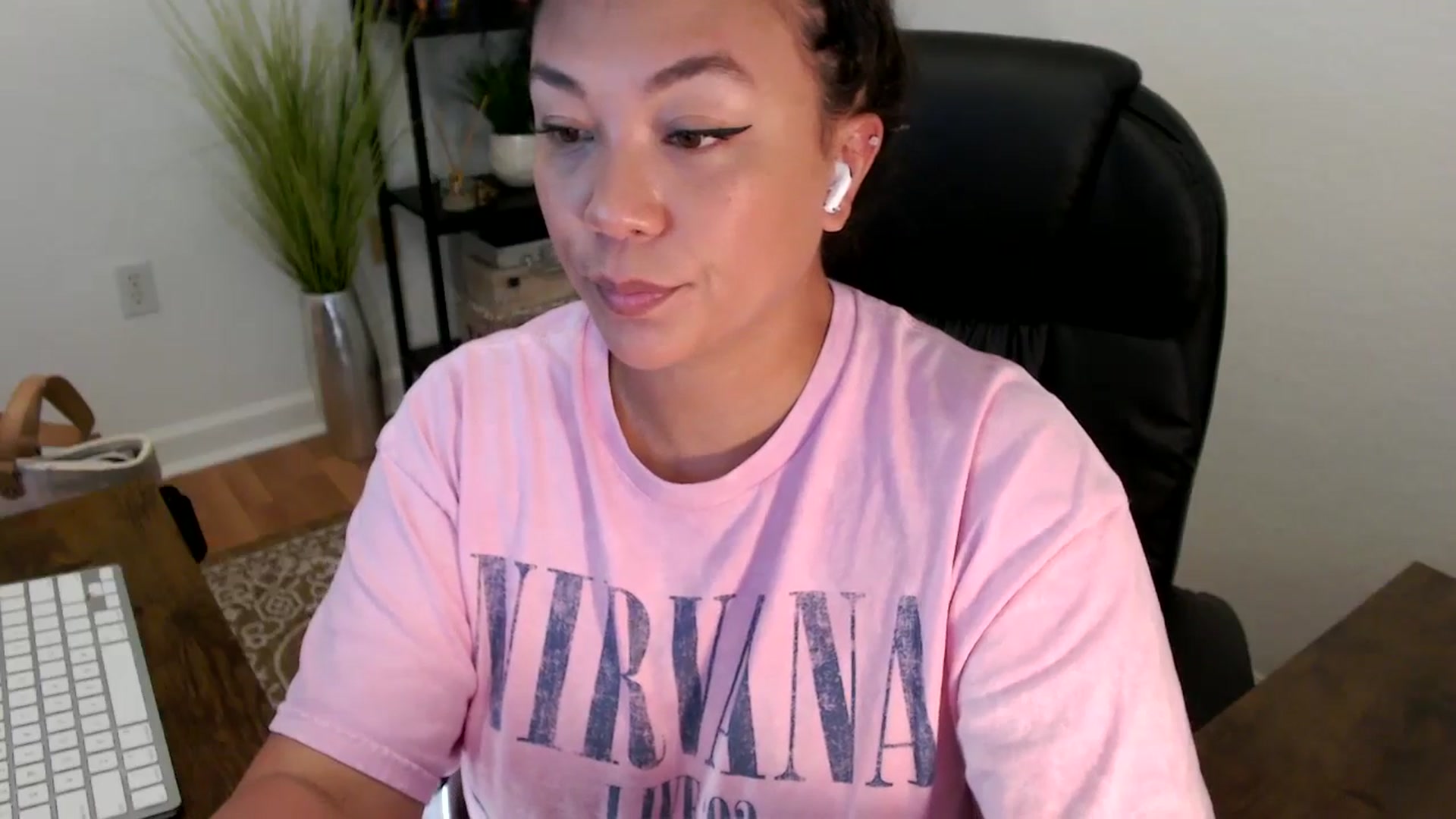 Gallery image thumbnail from MickaylaStar's myfreecams stream on, 04/18/2025, 17:45 image 3 of 20