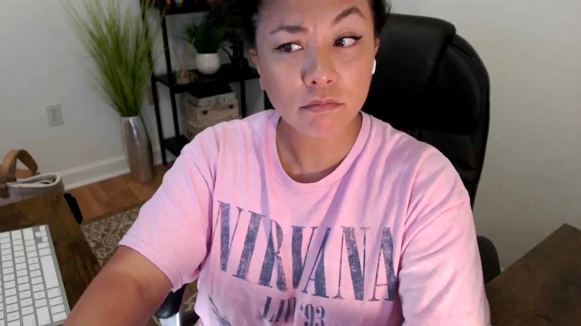 Gallery image thumbnail from MickaylaStar's myfreecams stream on, 04/18/2025, 17:45 image 5 of 20