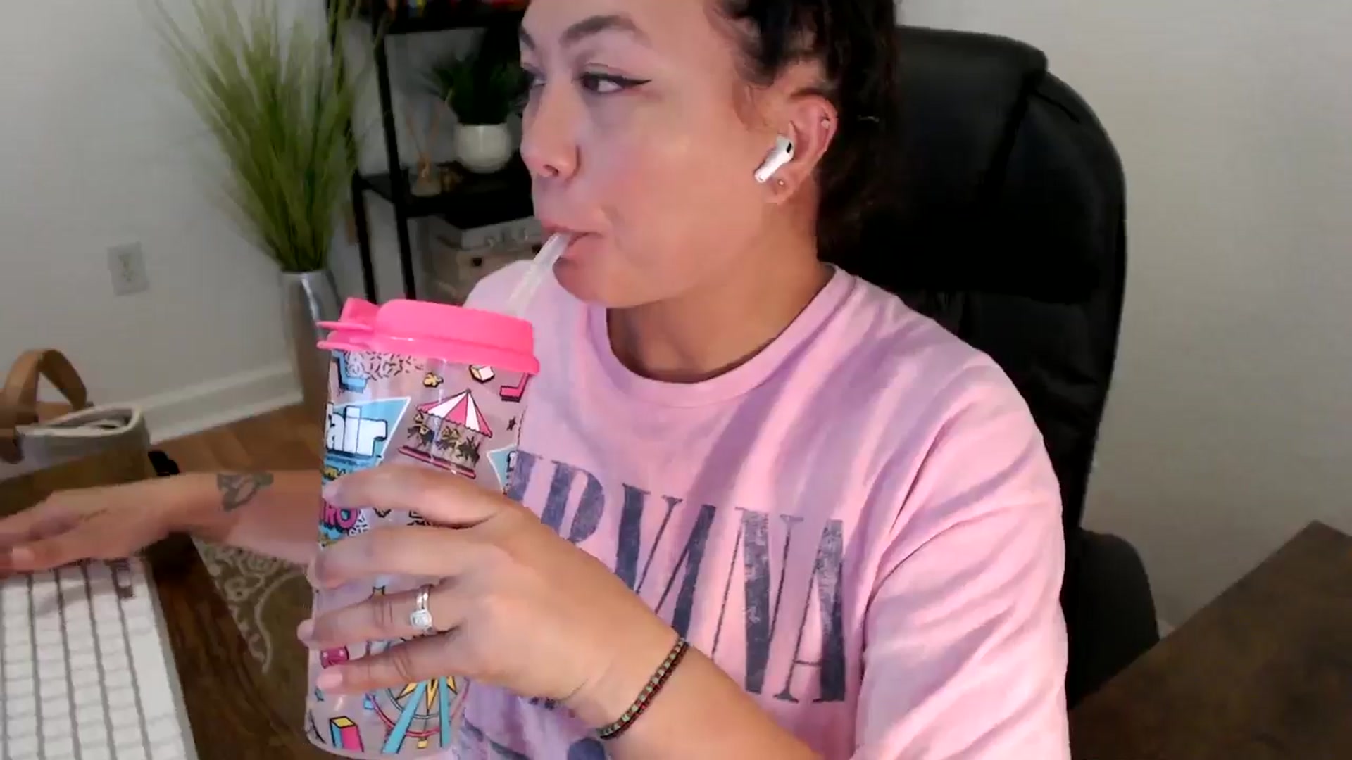Gallery image thumbnail from MickaylaStar's myfreecams stream on, 04/18/2025, 17:45 image 20 of 20