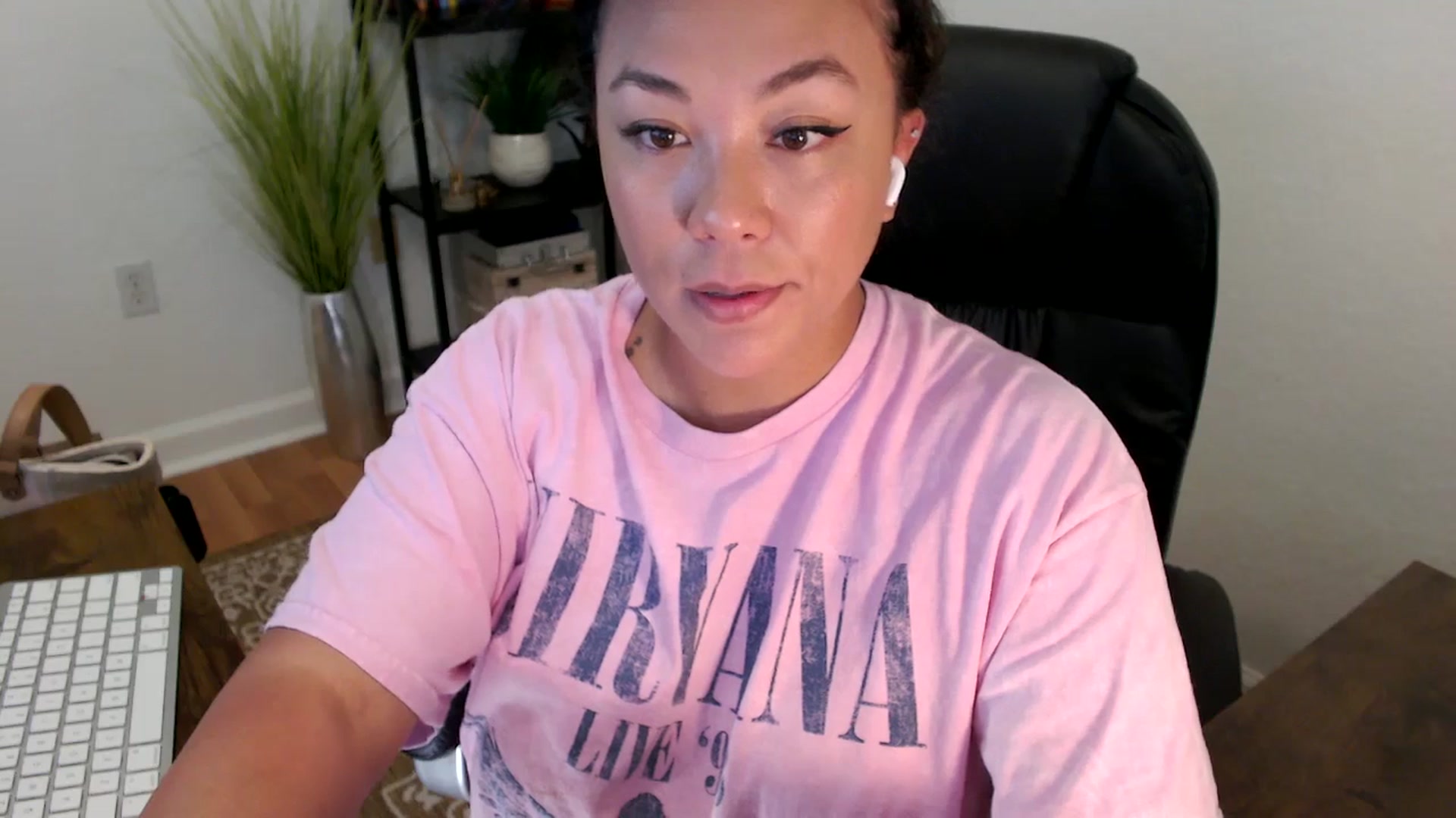 Gallery image thumbnail from MickaylaStar's myfreecams stream on, 04/18/2025, 18:15 image 19 of 20
