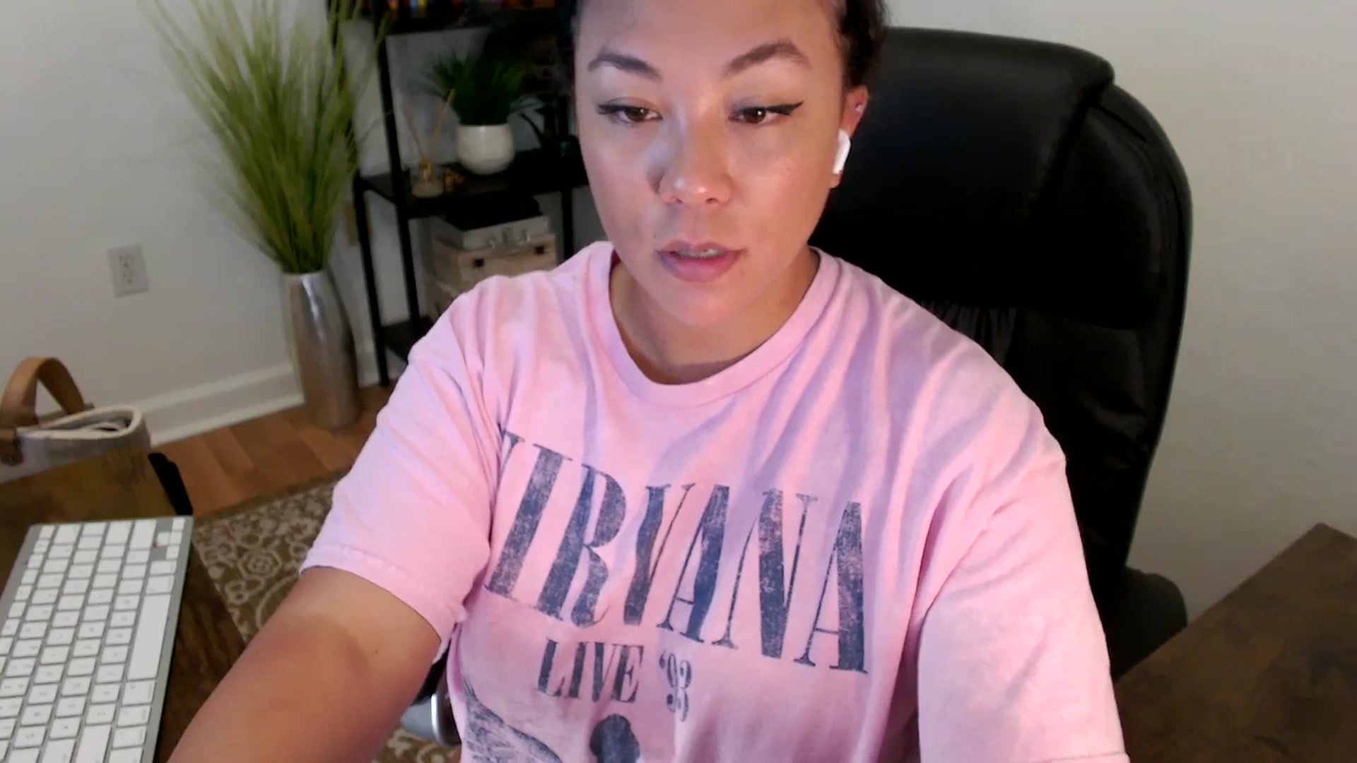 Gallery image thumbnail from MickaylaStar's myfreecams stream on, 04/18/2025, 18:15 image 8 of 20