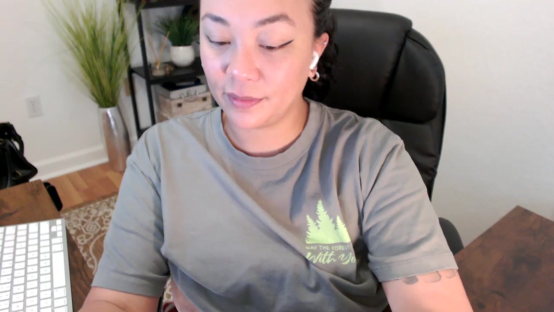 Gallery image thumbnail from MickaylaStar's myfreecams stream on, 04/22/2025, 16:08 image 12 of 20