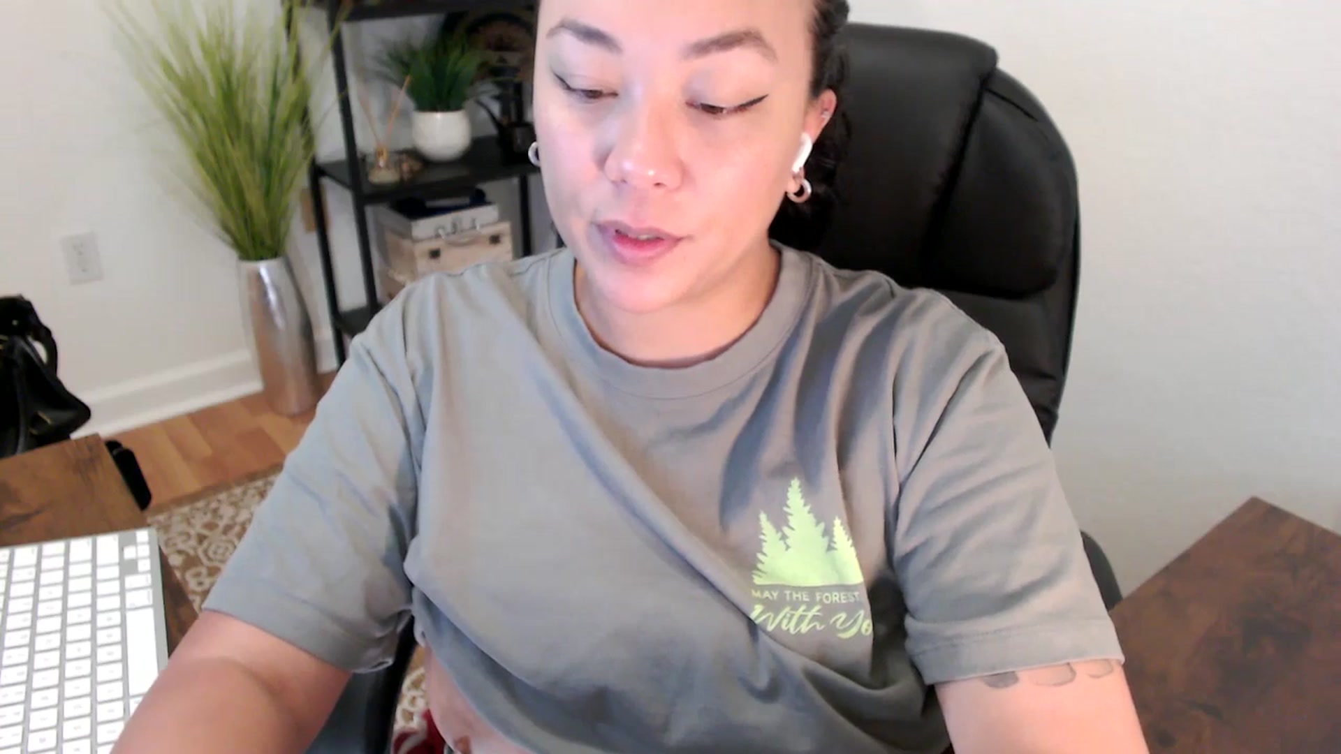 Gallery image thumbnail from MickaylaStar's myfreecams stream on, 04/22/2025, 16:08 image 13 of 20