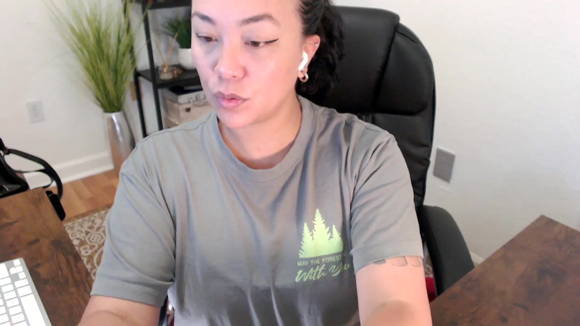 Gallery image thumbnail from MickaylaStar's myfreecams stream on, 04/22/2025, 16:56 image 11 of 20