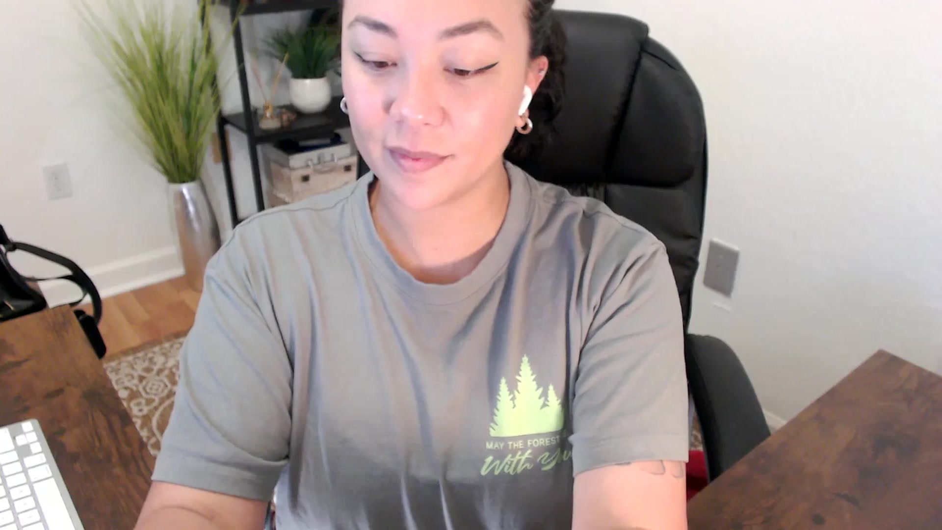 Gallery image thumbnail from MickaylaStar's myfreecams stream on, 04/22/2025, 16:56 image 10 of 20