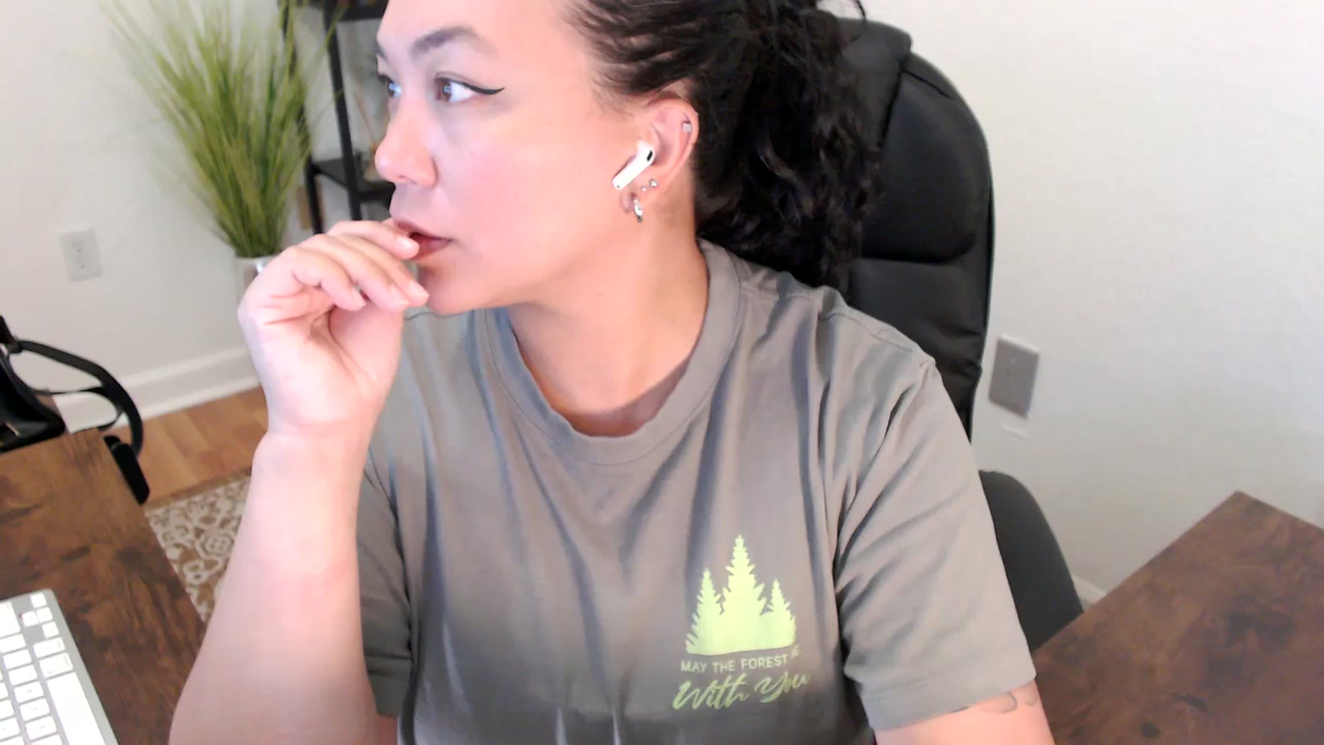 Gallery image thumbnail from MickaylaStar's myfreecams stream on, 04/22/2025, 16:56 image 12 of 20