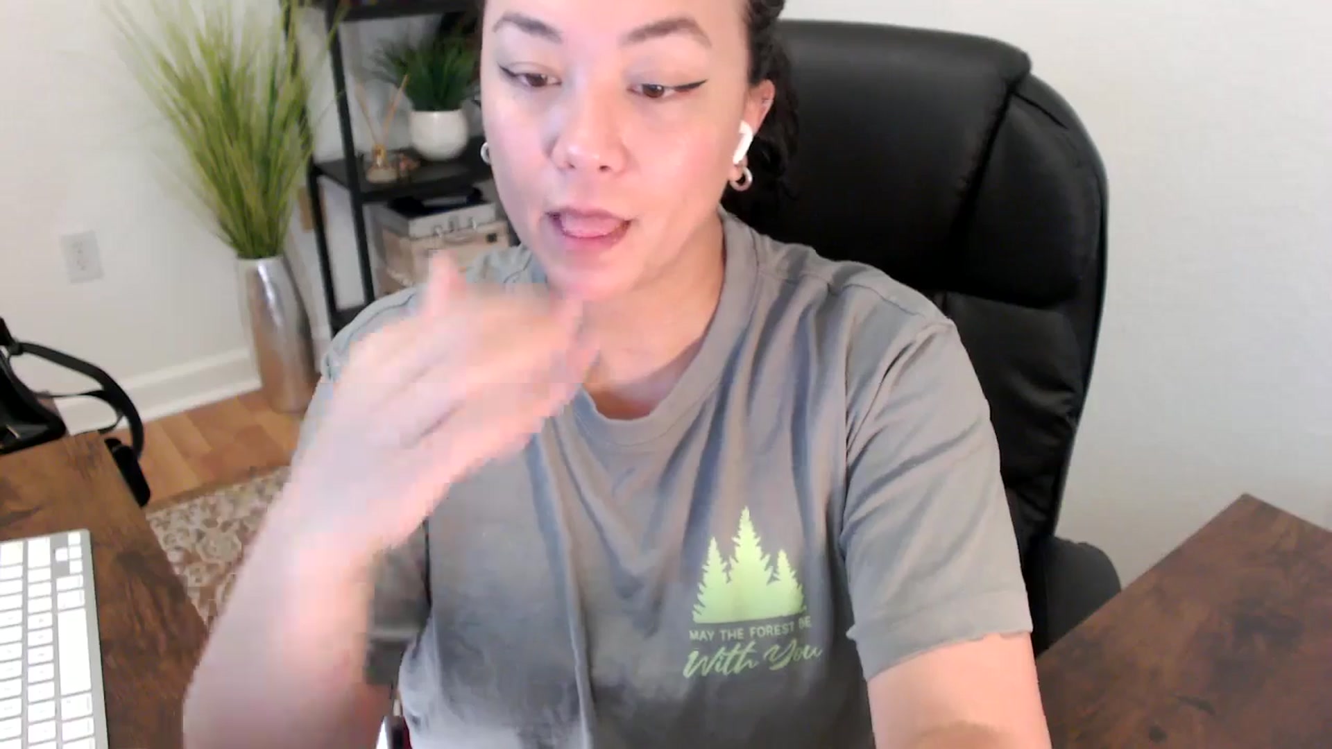 Gallery image thumbnail from MickaylaStar's myfreecams stream on, 04/22/2025, 17:16 image 10 of 20