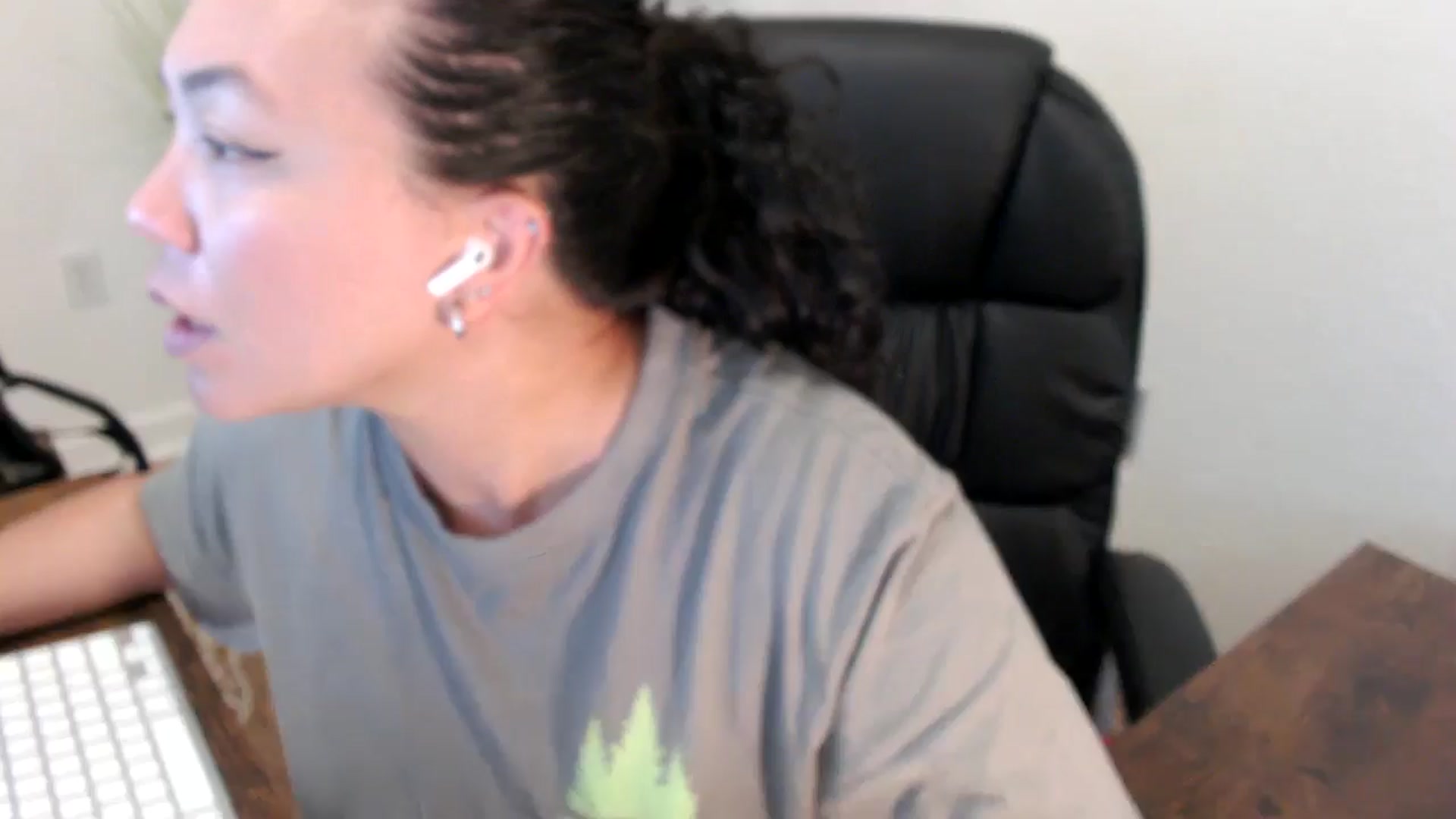 Gallery image thumbnail from MickaylaStar's myfreecams stream on, 04/22/2025, 17:16 image 20 of 20