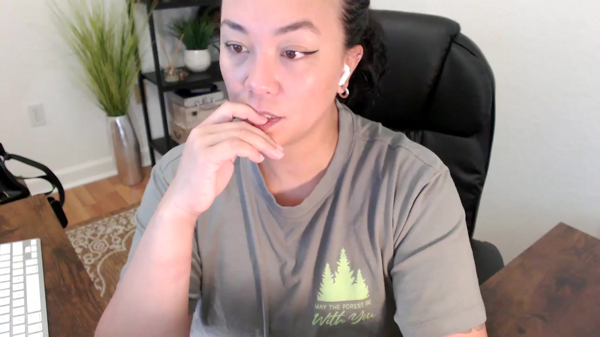 Gallery image thumbnail from MickaylaStar's myfreecams stream on, 04/22/2025, 17:16 image 7 of 20