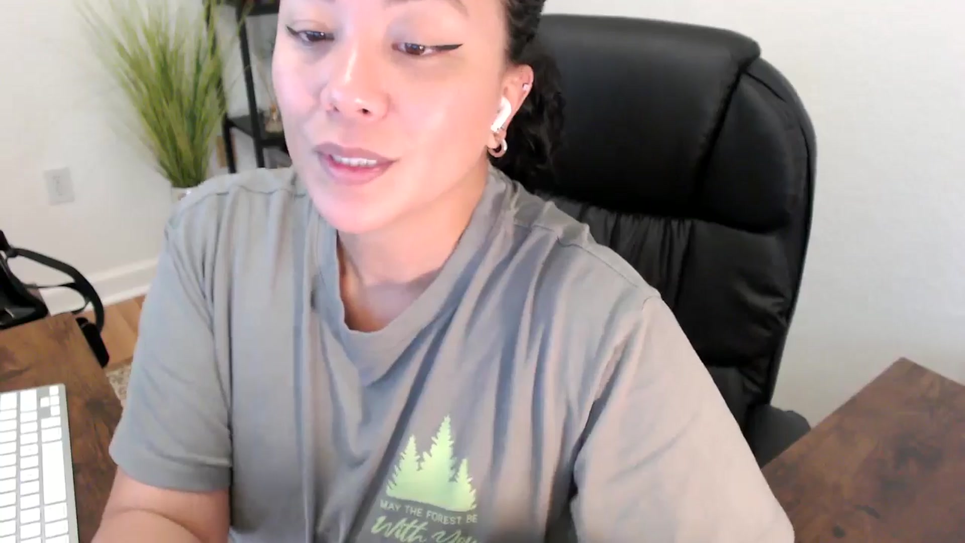 Gallery image thumbnail from MickaylaStar's myfreecams stream on, 04/22/2025, 17:16 image 3 of 20