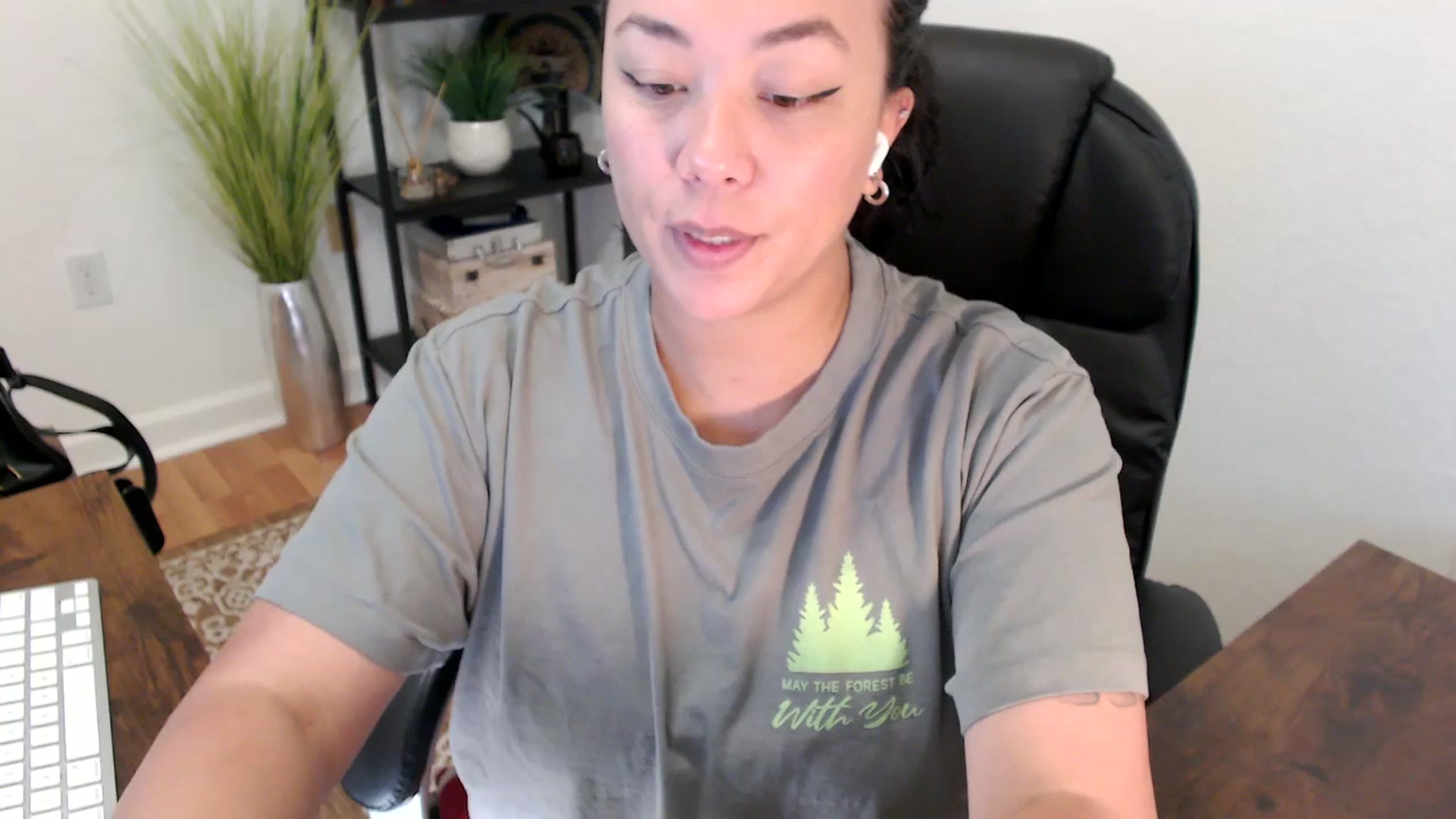Gallery image thumbnail from MickaylaStar's myfreecams stream on, 04/22/2025, 17:16 image 6 of 20