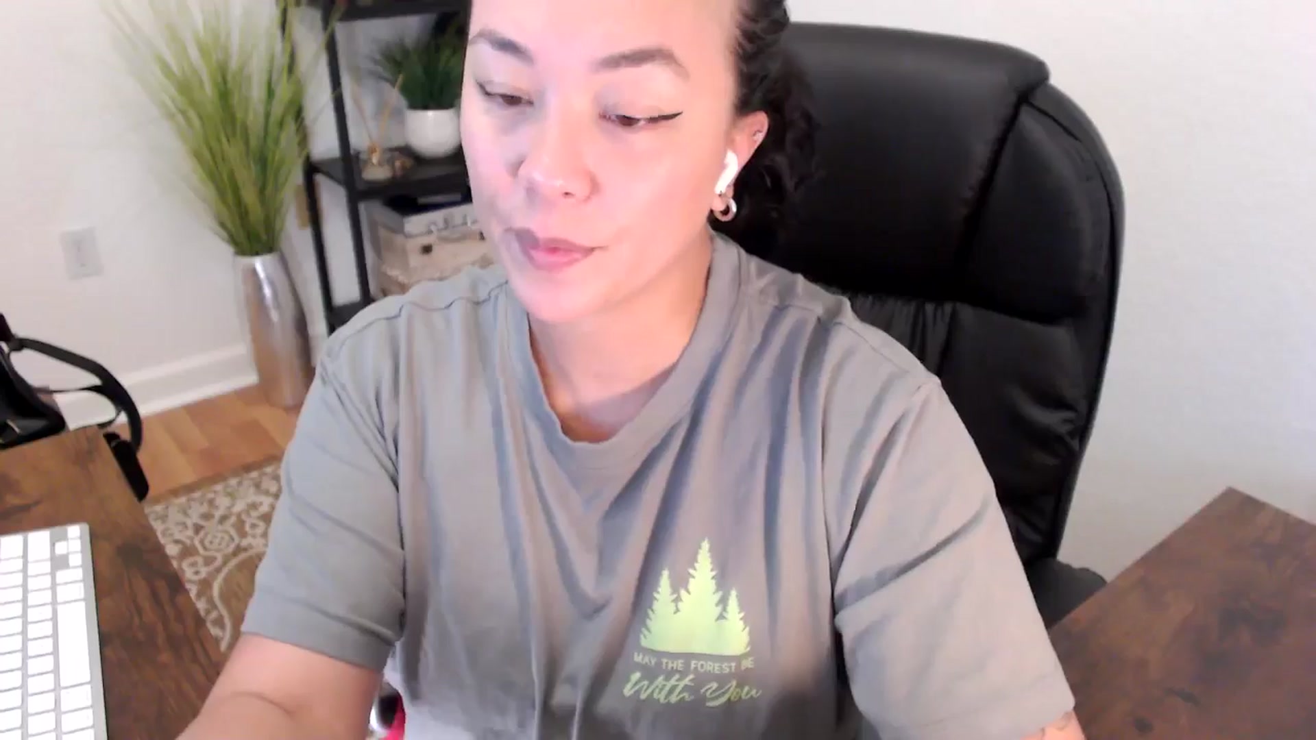 Gallery image thumbnail from MickaylaStar's myfreecams stream on, 04/22/2025, 17:16 image 2 of 20
