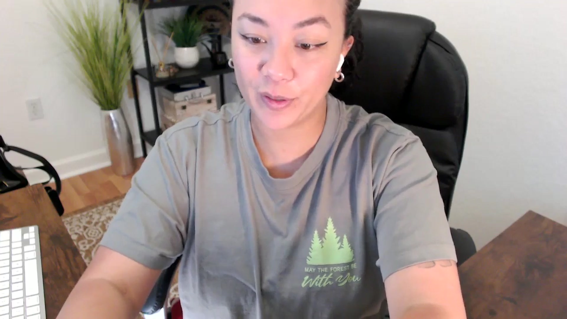 Gallery image thumbnail from MickaylaStar's myfreecams stream on, 04/22/2025, 17:16 image 9 of 20