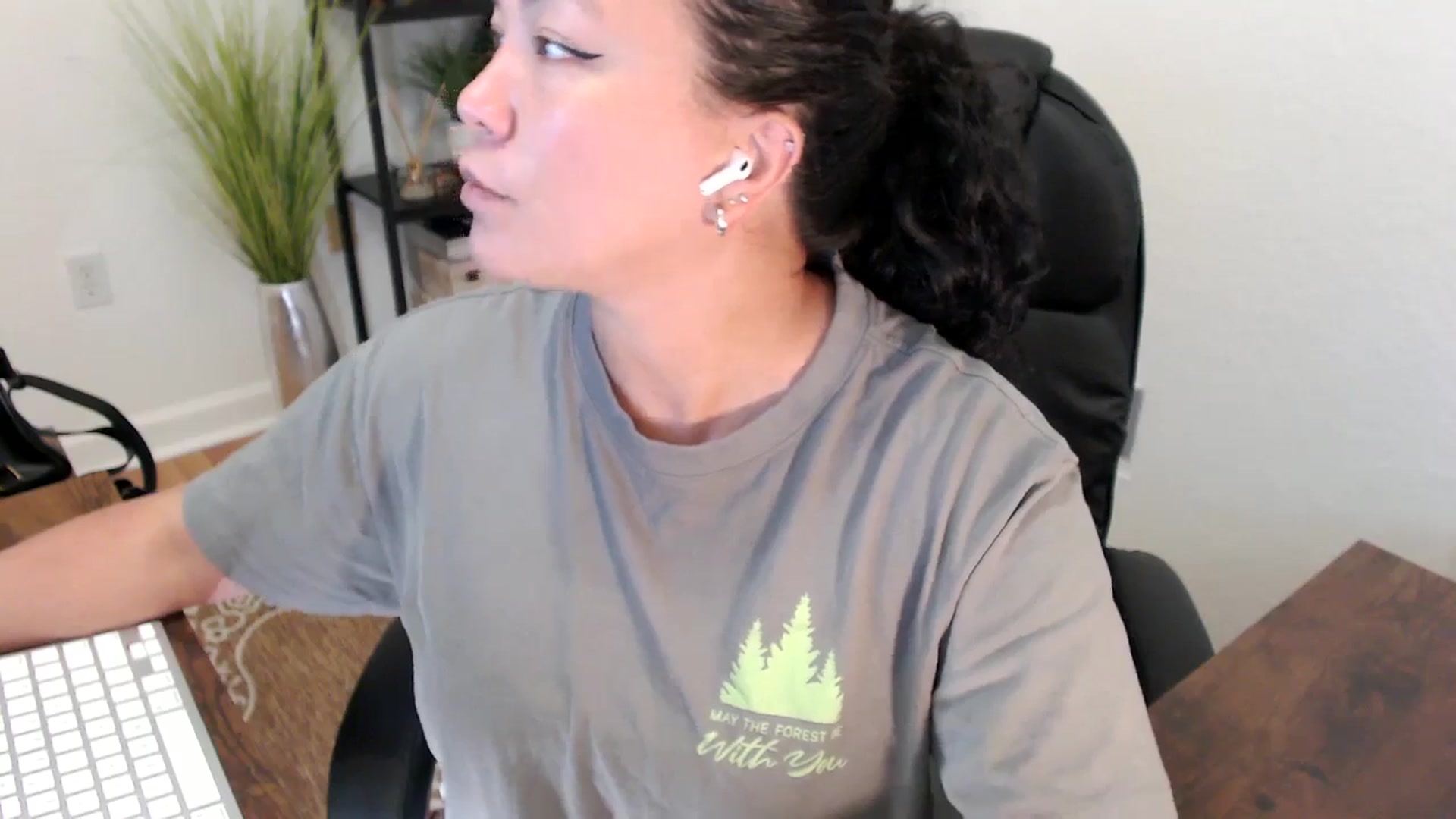 Gallery image thumbnail from MickaylaStar's myfreecams stream on, 04/22/2025, 17:16 image 19 of 20