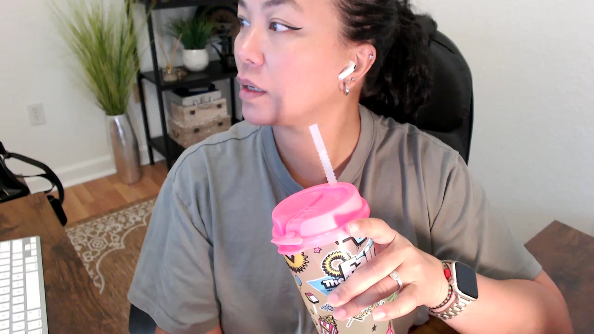 Gallery image thumbnail from MickaylaStar's myfreecams stream on, 04/22/2025, 17:16 image 4 of 20