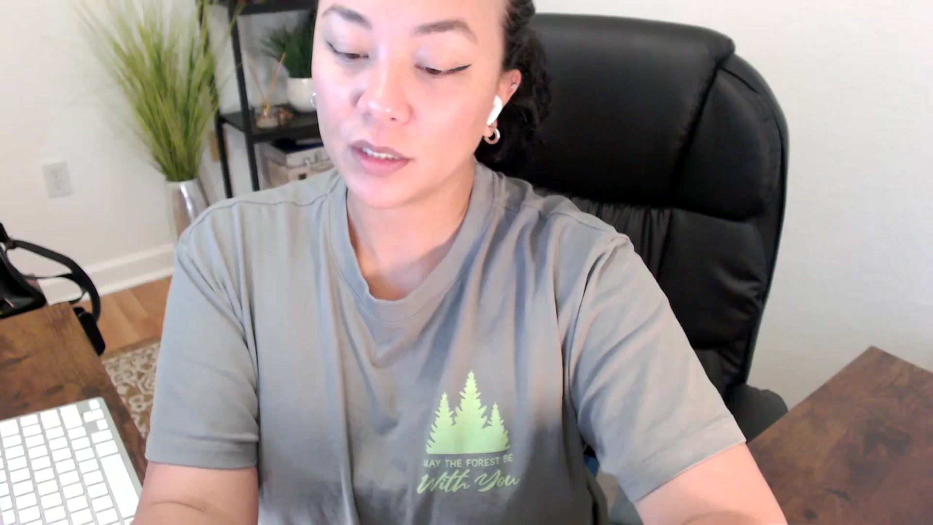 Gallery image thumbnail from MickaylaStar's myfreecams stream on, 04/22/2025, 17:16 image 12 of 20