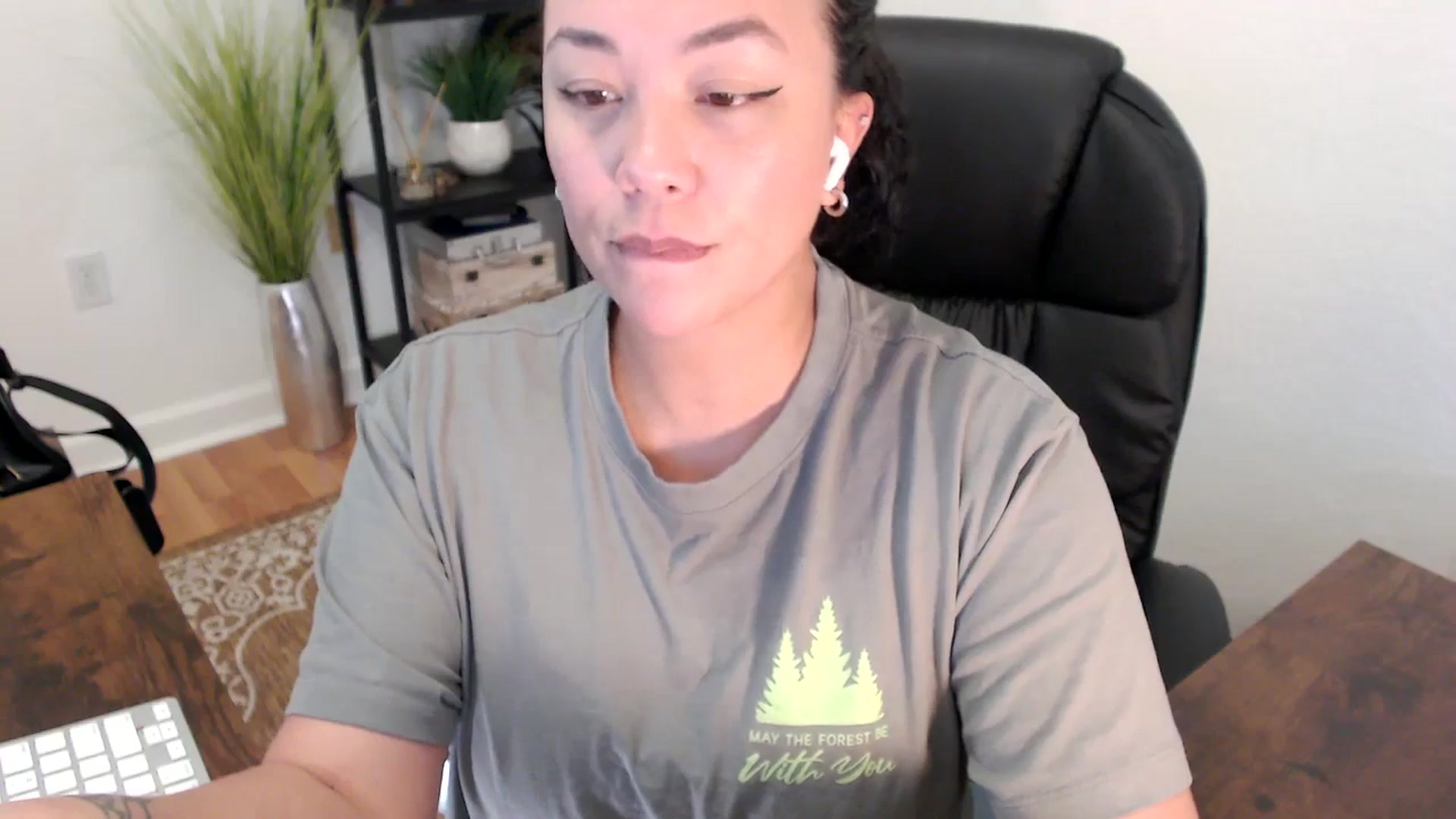 Gallery image thumbnail from MickaylaStar's myfreecams stream on, 04/22/2025, 17:56 image 13 of 20