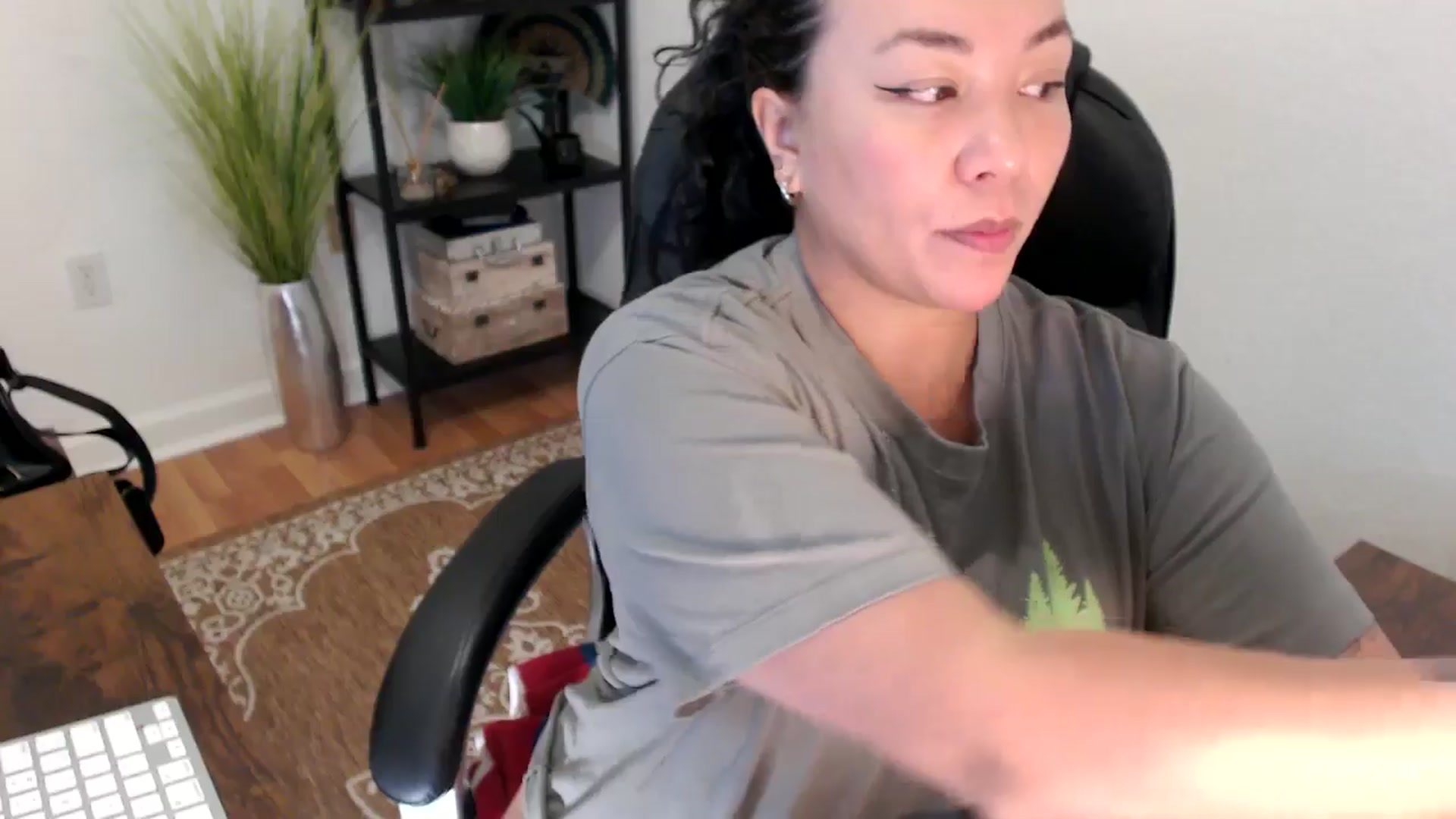 Gallery image thumbnail from MickaylaStar's myfreecams stream on, 04/22/2025, 17:56 image 6 of 20