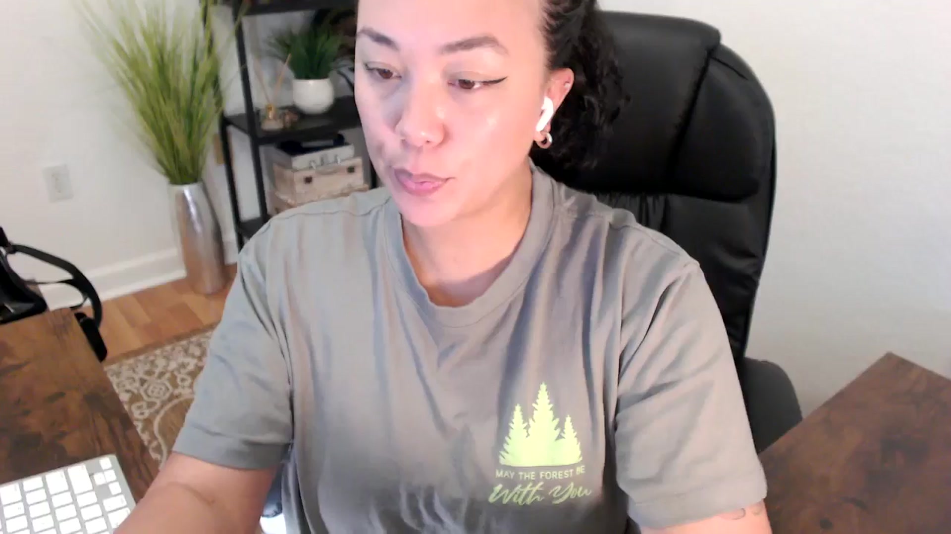 Gallery image thumbnail from MickaylaStar's myfreecams stream on, 04/22/2025, 17:56 image 8 of 20