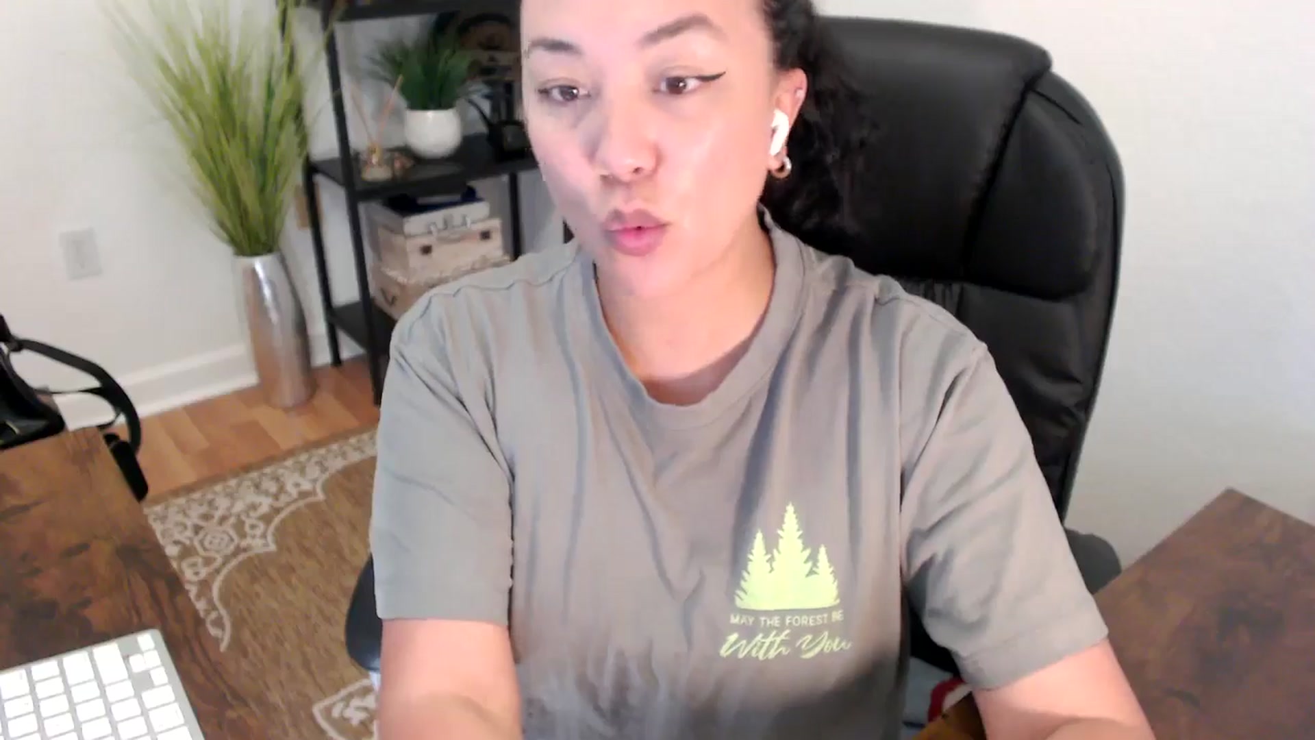 Gallery image thumbnail from MickaylaStar's myfreecams stream on, 04/22/2025, 17:56 image 12 of 20