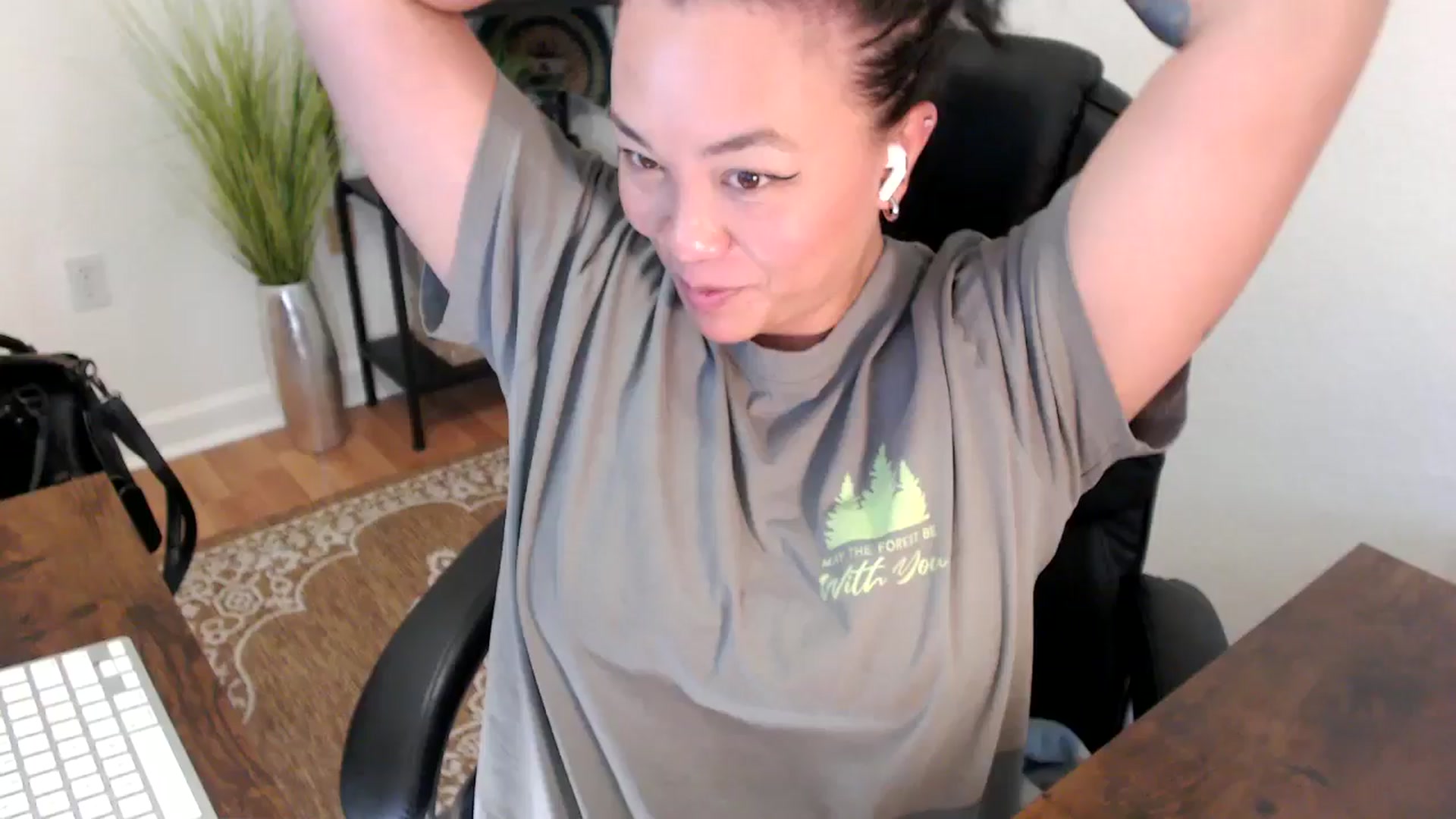 Gallery image thumbnail from MickaylaStar's myfreecams stream on, 04/22/2025, 20:16 image 1 of 20