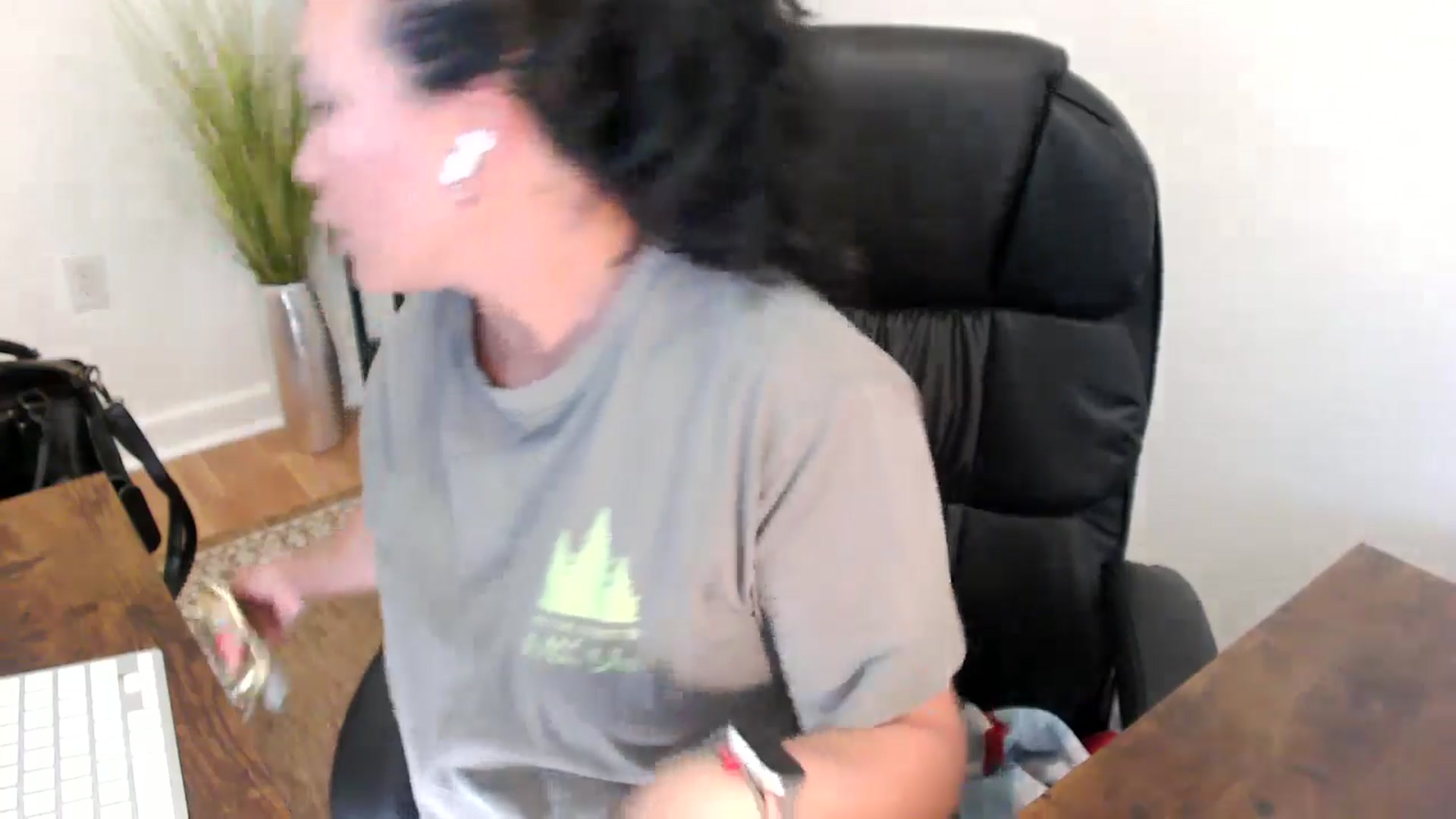 Gallery image thumbnail from MickaylaStar's myfreecams stream on, 04/22/2025, 20:16 image 11 of 20