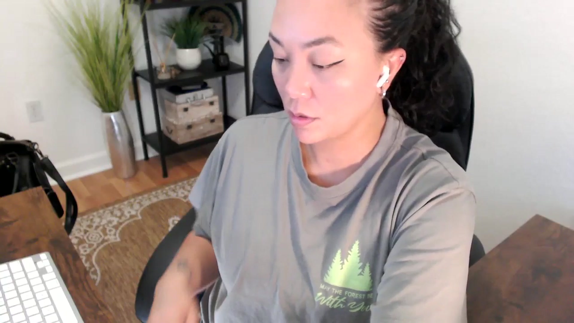 Gallery image thumbnail from MickaylaStar's myfreecams stream on, 04/22/2025, 20:16 image 3 of 20
