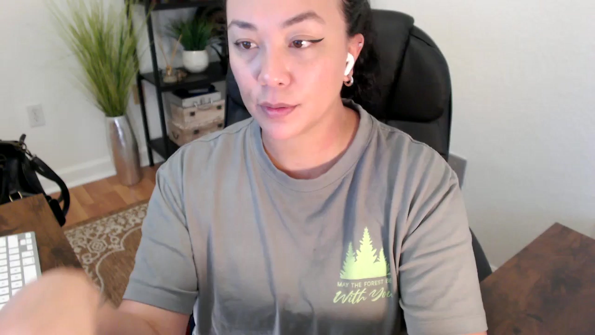Gallery image thumbnail from MickaylaStar's myfreecams stream on, 04/22/2025, 20:38 image 13 of 20