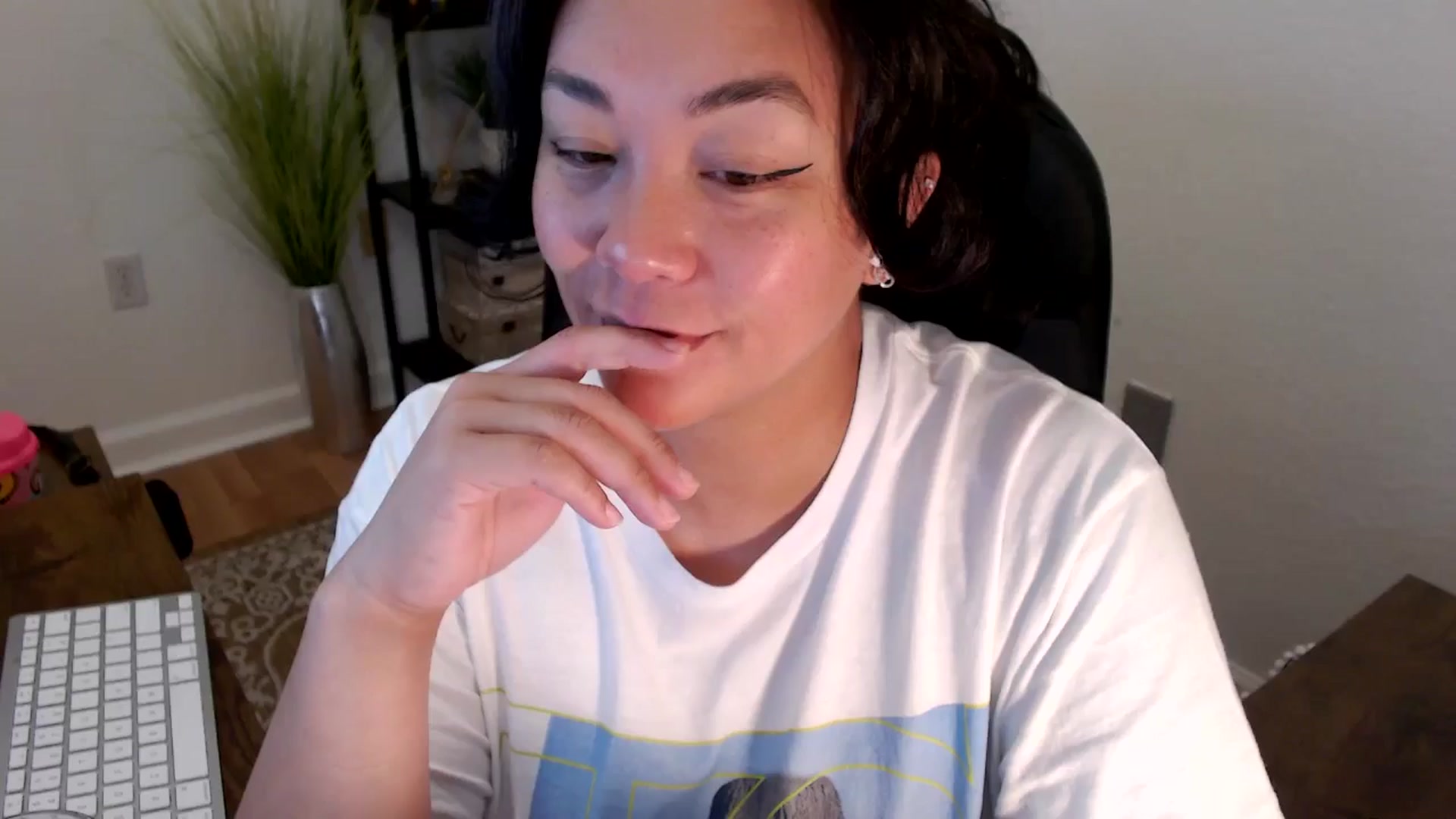 Gallery image thumbnail from MickaylaStar's myfreecams stream on, 04/24/2025, 15:36 image 4 of 20