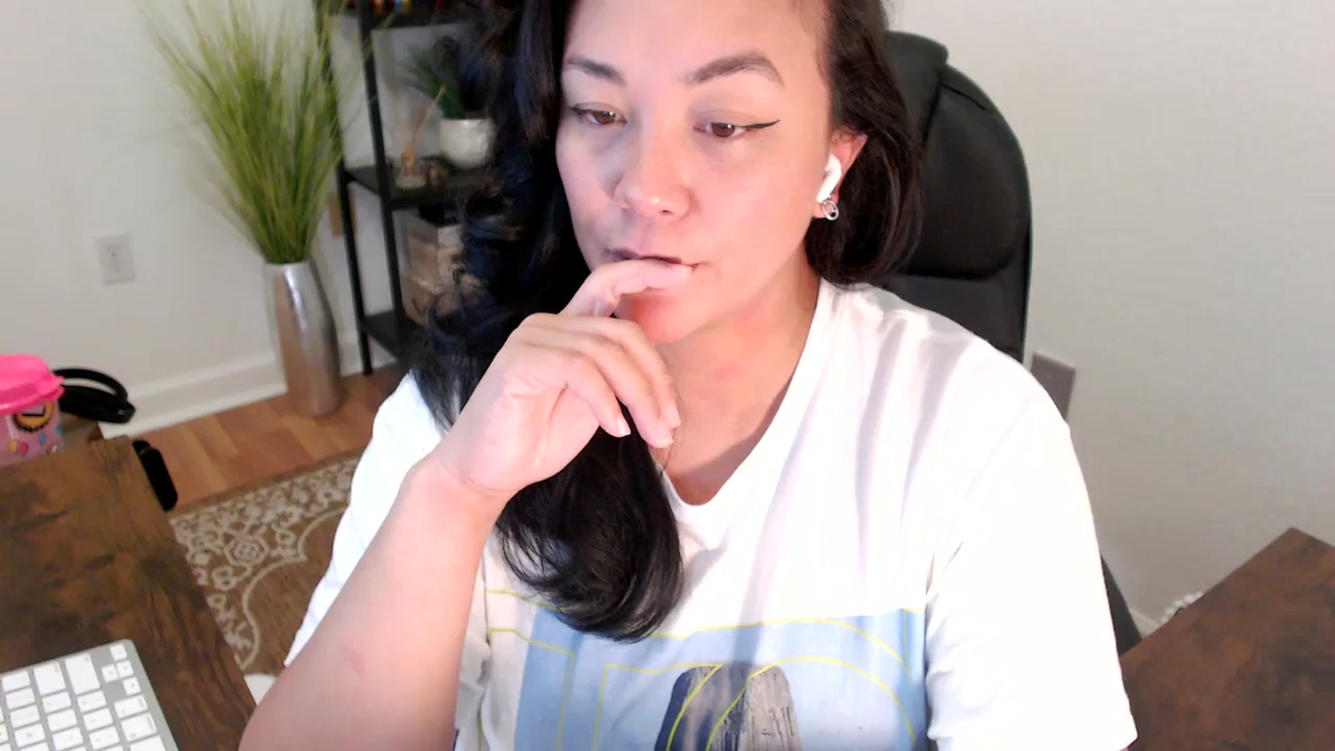 Gallery image thumbnail from MickaylaStar's myfreecams stream on, 04/24/2025, 19:29 image 1 of 20