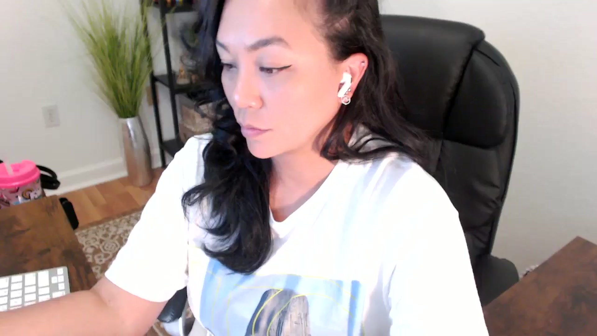 Gallery image thumbnail from MickaylaStar's myfreecams stream on, 04/24/2025, 20:23 image 11 of 20