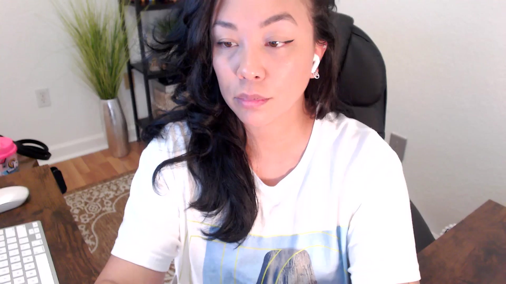 Gallery image thumbnail from MickaylaStar's myfreecams stream on, 04/24/2025, 20:23 image 1 of 20