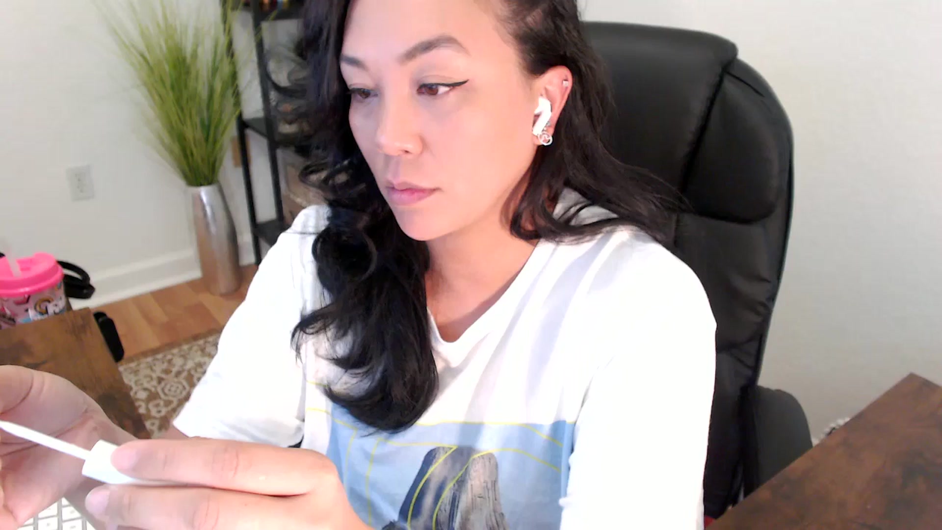 Gallery image thumbnail from MickaylaStar's myfreecams stream on, 04/24/2025, 20:23 image 10 of 20