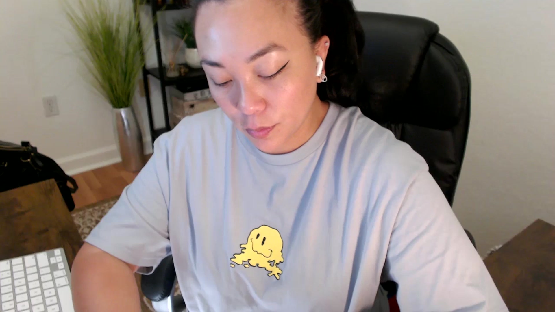 Gallery image thumbnail from MickaylaStar's myfreecams stream on, 04/25/2025, 15:51 image 14 of 20