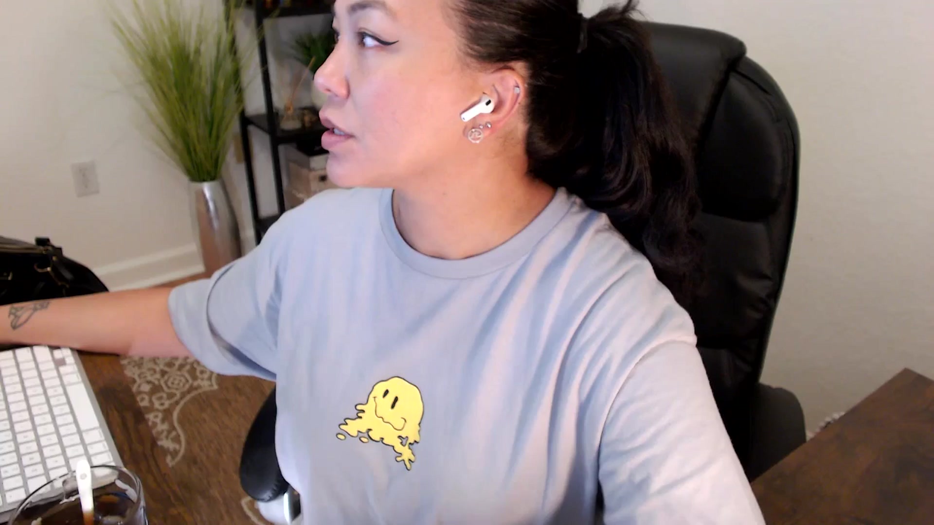 Gallery image thumbnail from MickaylaStar's myfreecams stream on, 04/25/2025, 15:51 image 5 of 20
