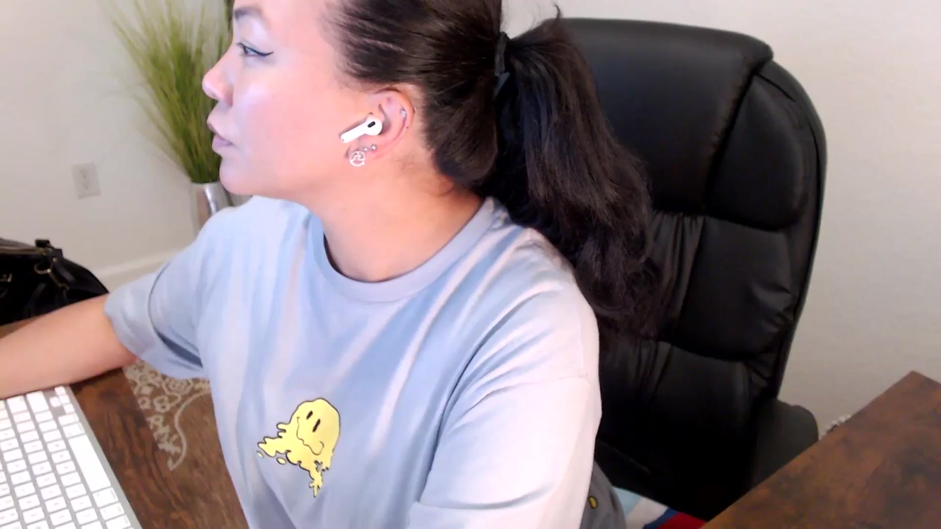 Gallery image thumbnail from MickaylaStar's myfreecams stream on, 04/25/2025, 15:51 image 2 of 20